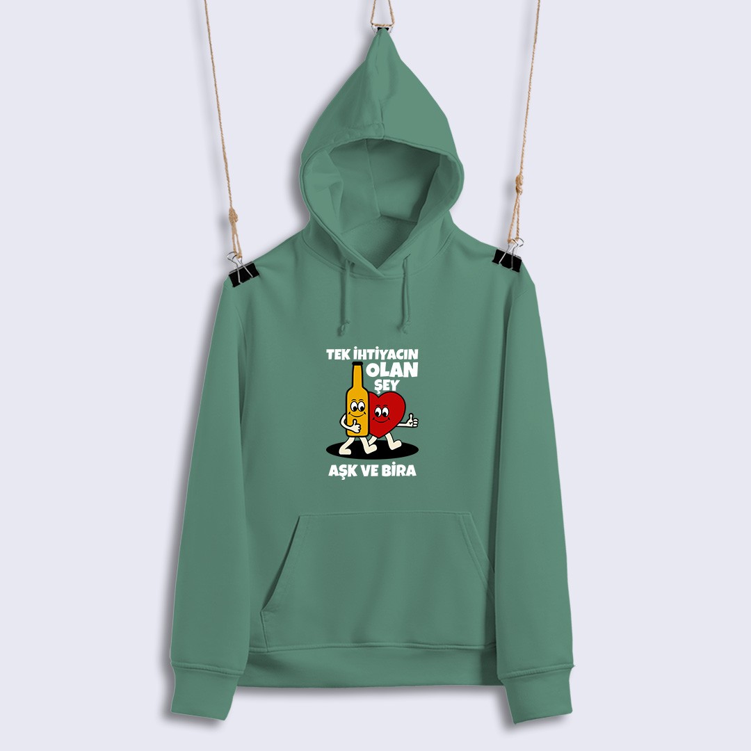 Tek İhtiyacın Olan Şey Aşk Ve Bira (Sweat)