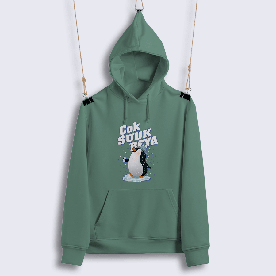 24) Çok Suuk Beya Penguen (Sweat)