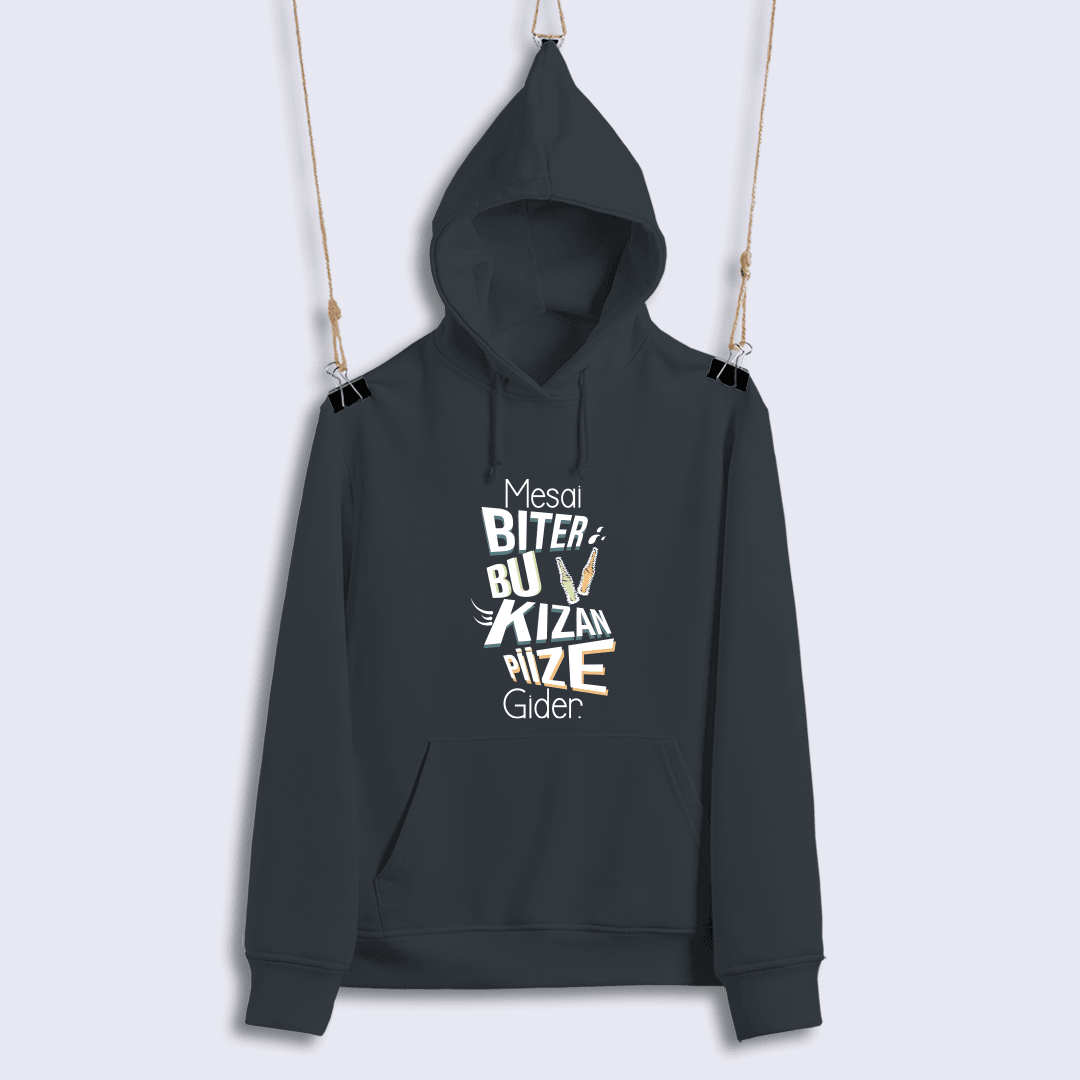 Mesai Biter Bu Kızan Piize Gider (Sweat)