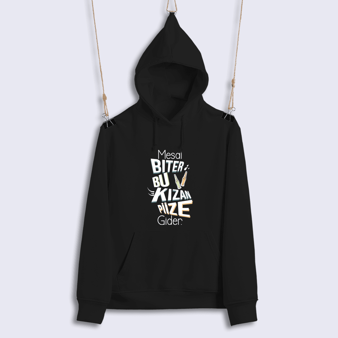 Mesai Biter Bu Kızan Piize Gider (Sweat)