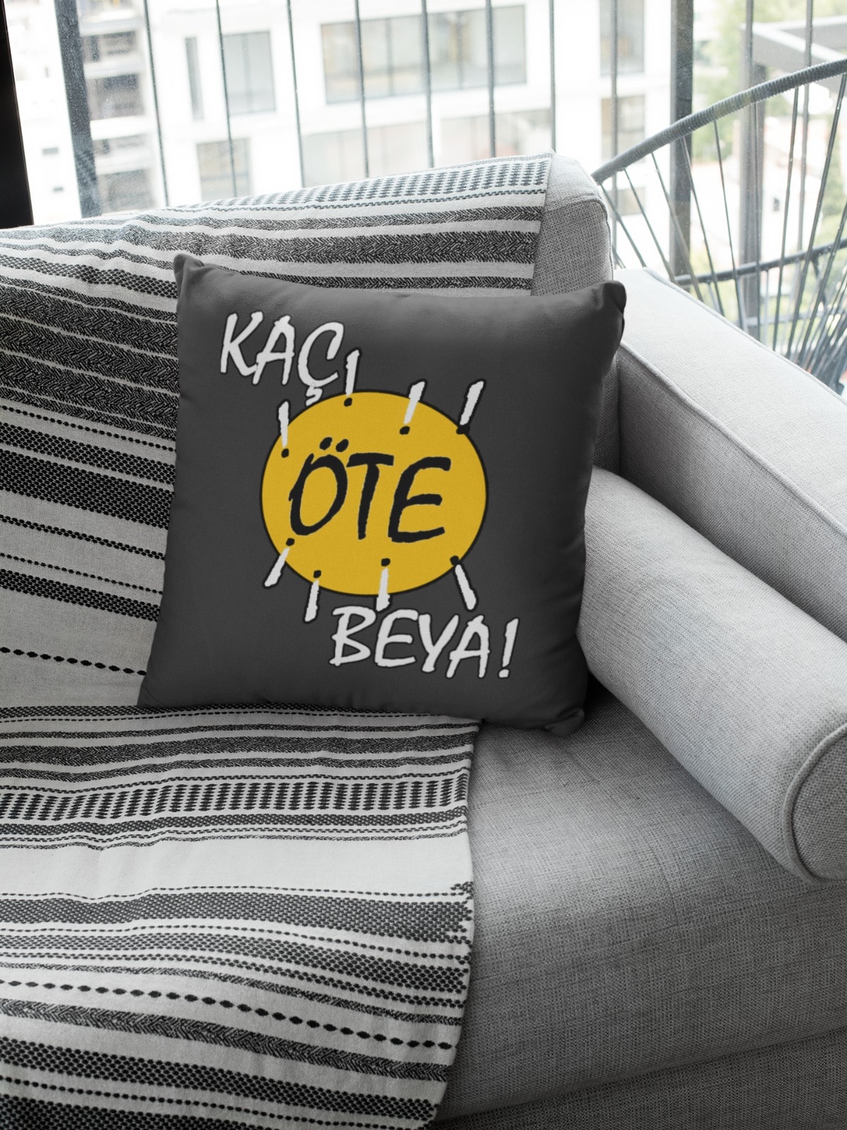 Kaç Öte Beya (Kare Yastık)