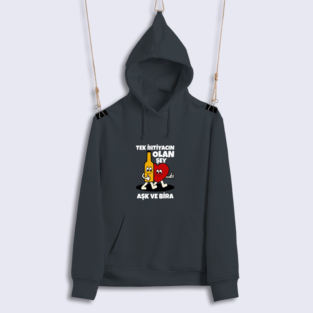 Tek İhtiyacın Olan Şey Aşk Ve Bira (Sweat)