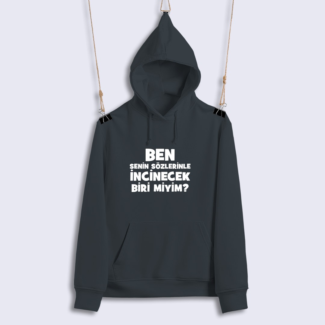 Ben Senin Sözlerinle İncinecek Biri Miyim (Sweat)