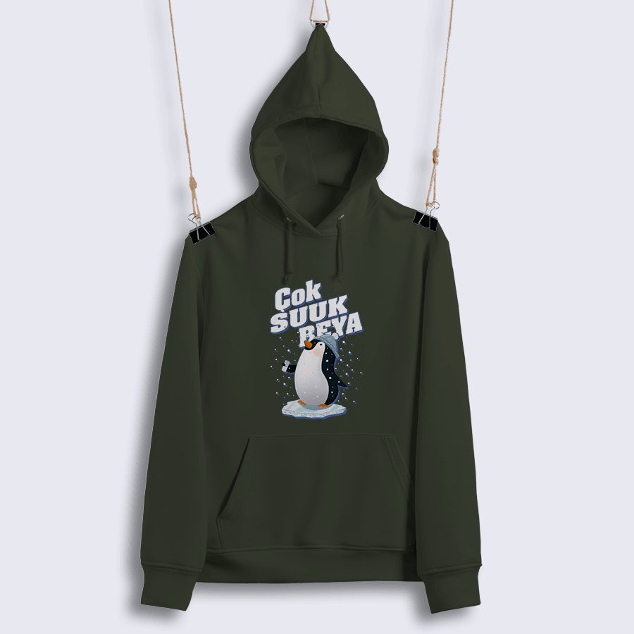 24) Çok Suuk Beya Penguen (Sweat)