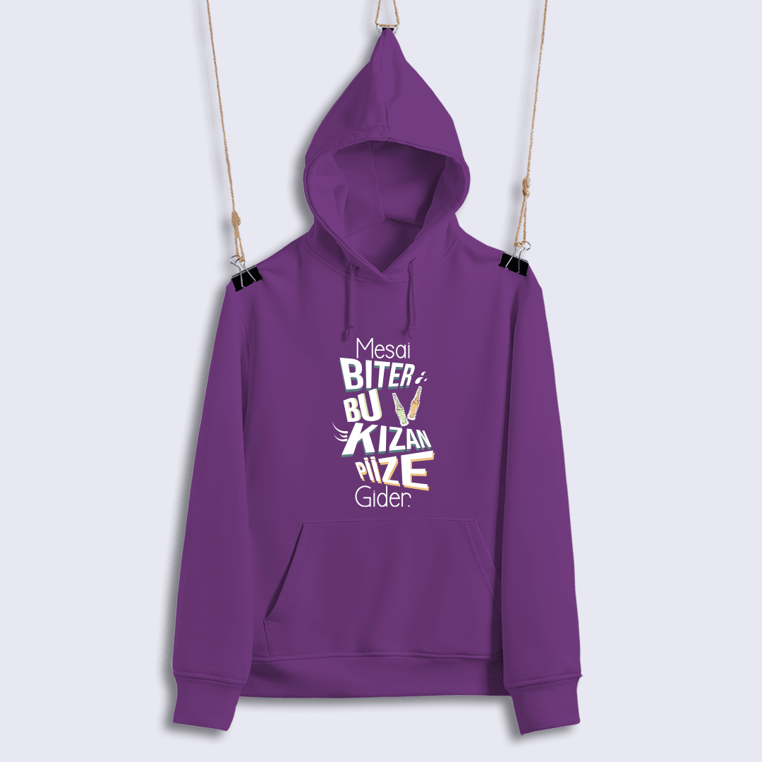 Mesai Biter Bu Kızan Piize Gider (Sweat)