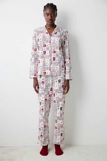 Yılbaşı Desenli Pijama Takımı