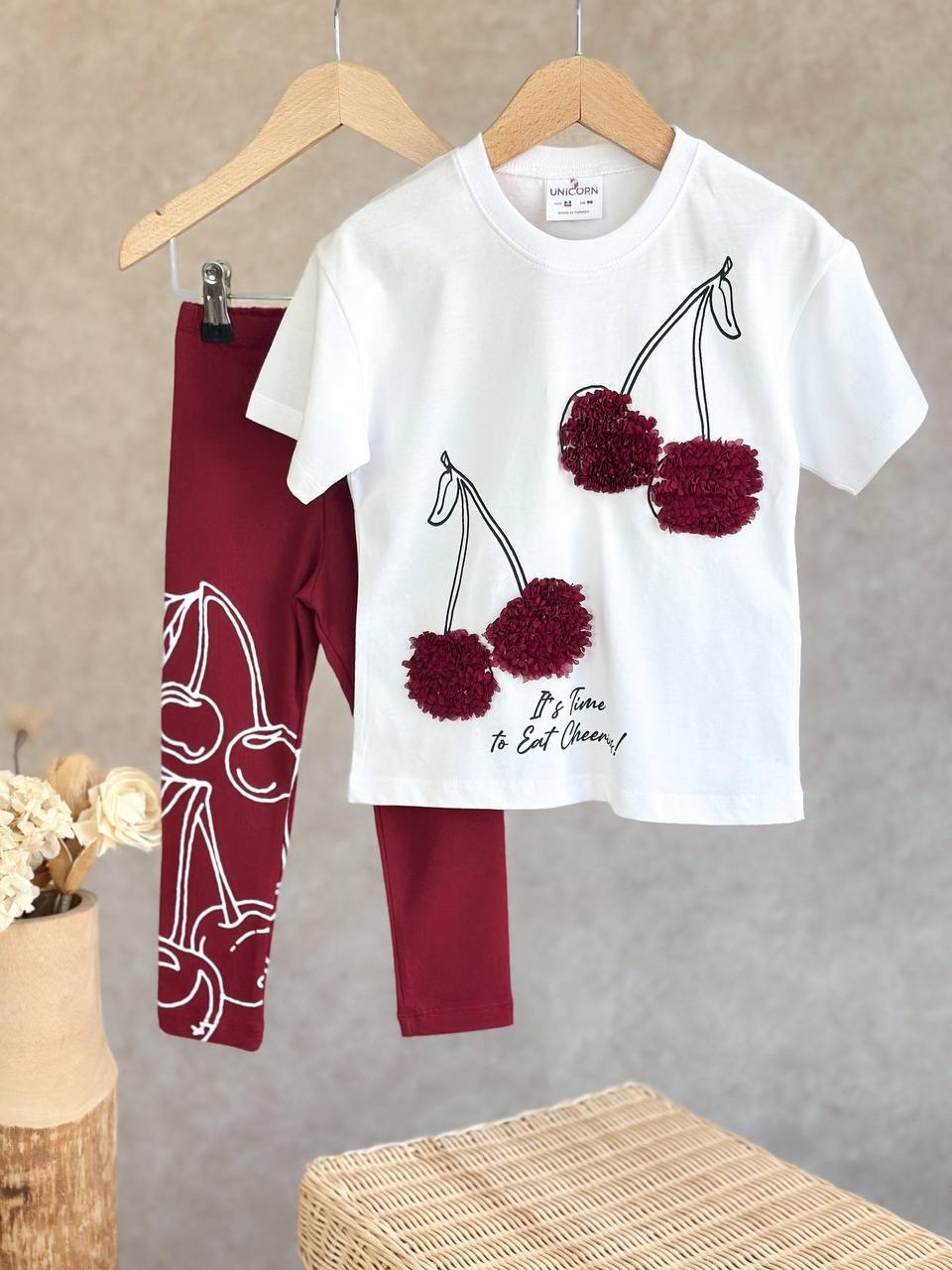 Baskılı Tişört ve Taytlı Takım