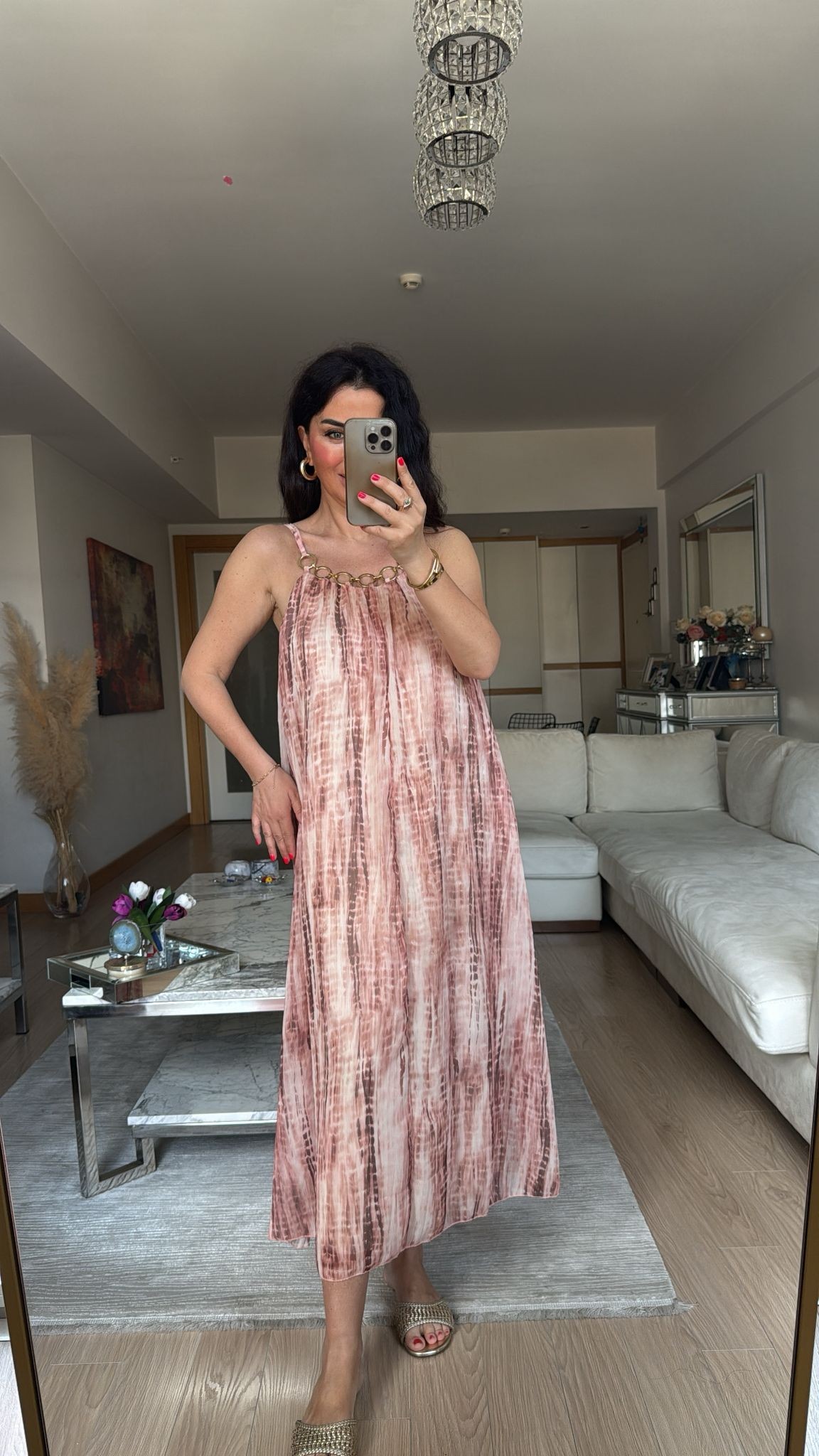 Zincir Detaylı Batik Desenli Elbise
