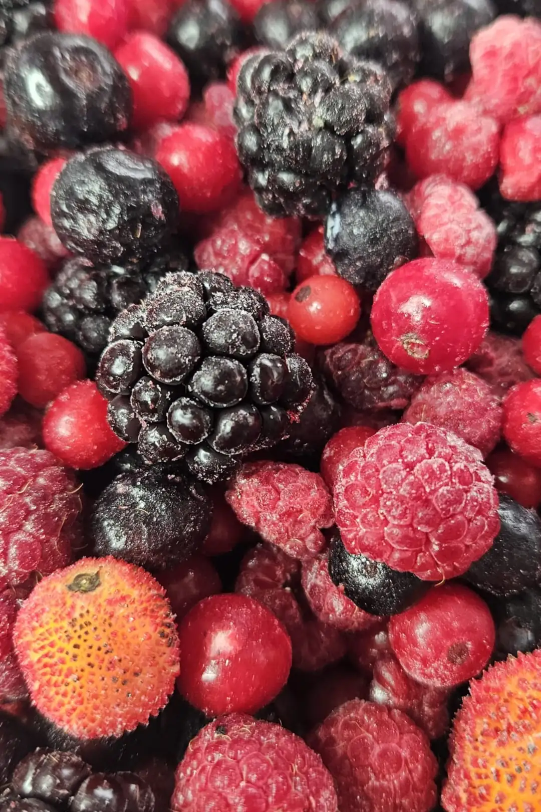Dondurulmuş Karışık 5'li Orman Meyveleri Paketi 1 Kg (Kocayemiş, Yaban Mersini, Ahududu, Böğürtlen, Frenk Üzümü)