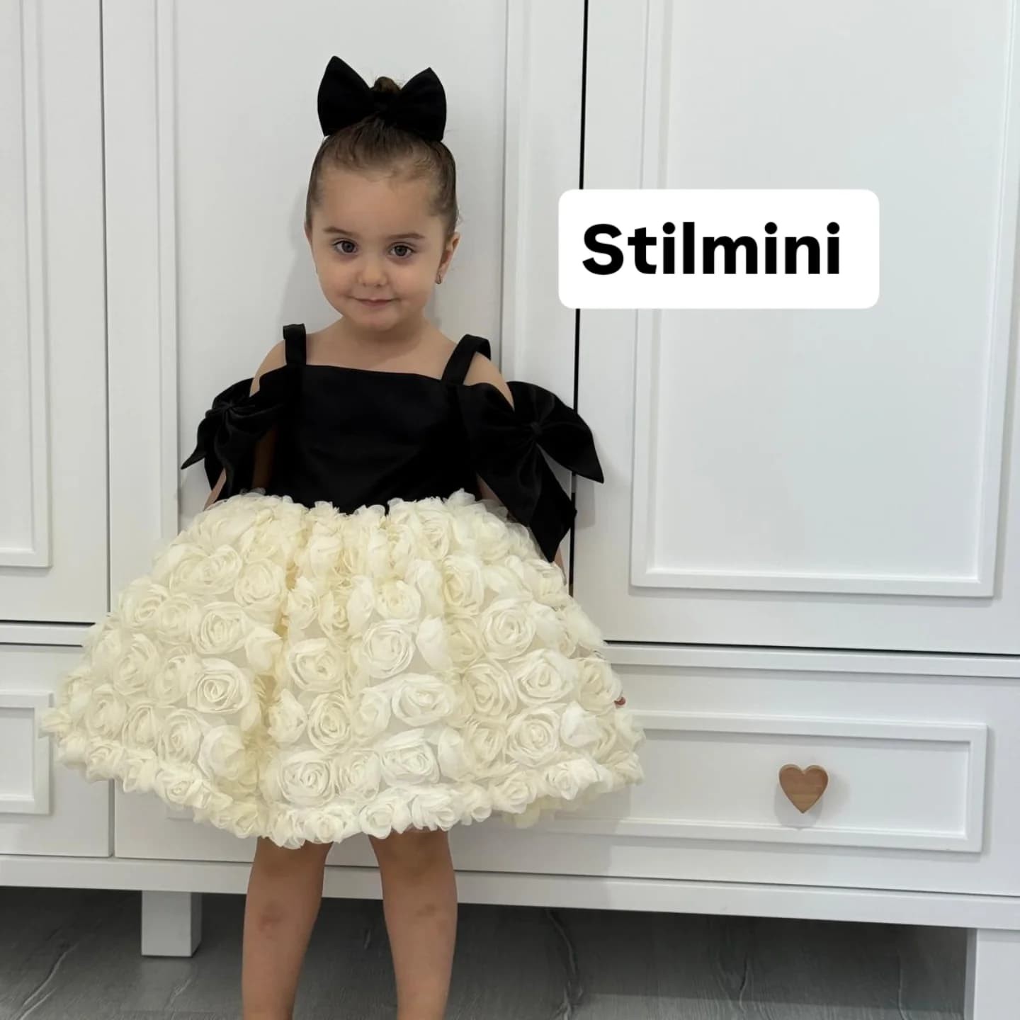 siyah-ekru güllü abiye elbise