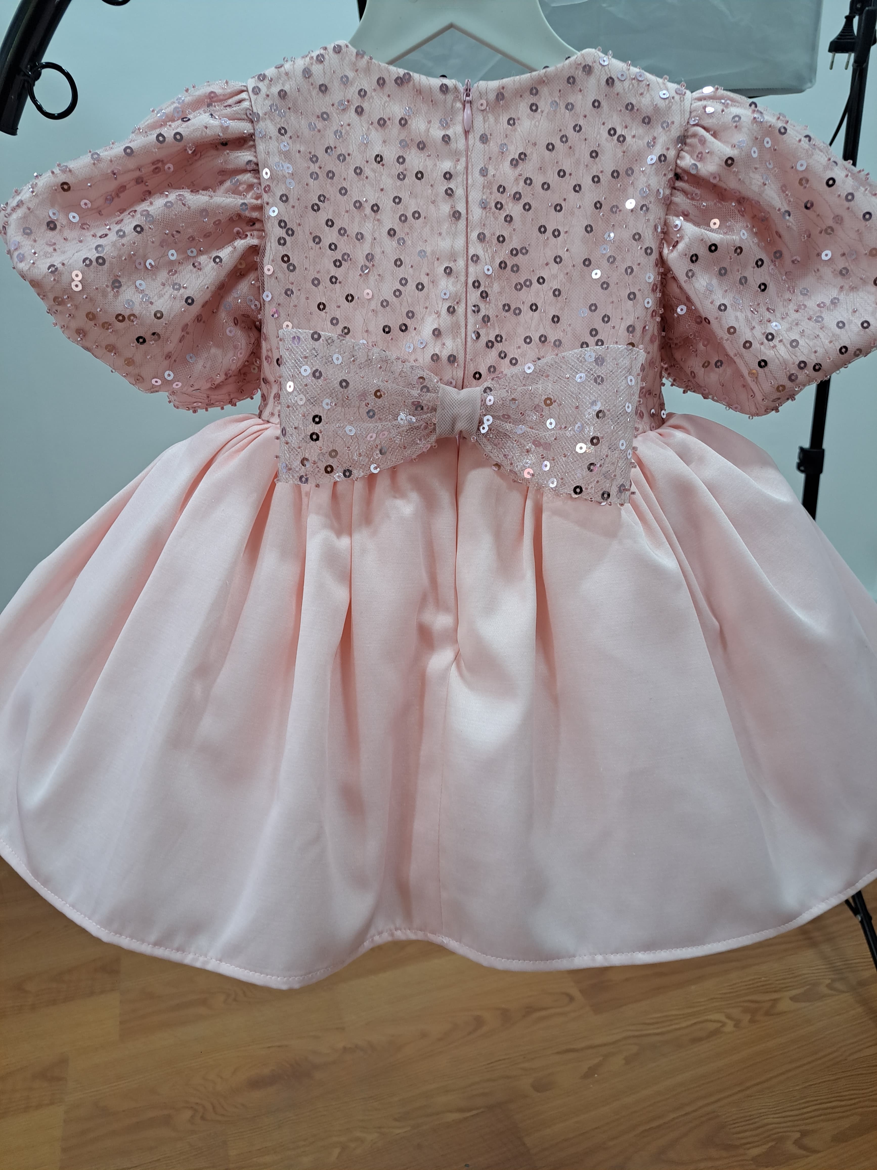 pudra pembe elbise