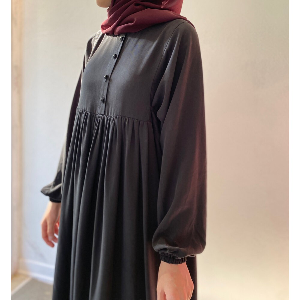 Siyah %100 Tencel Yandan Bağcıklı Elbise