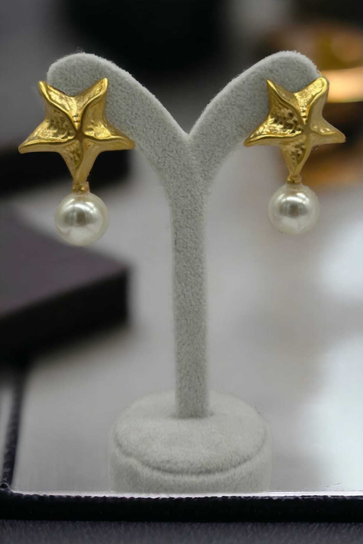 İnci Detaylı İthal Mat Gold Renk Deniz Yıldızı Modelli Kadın Küpe