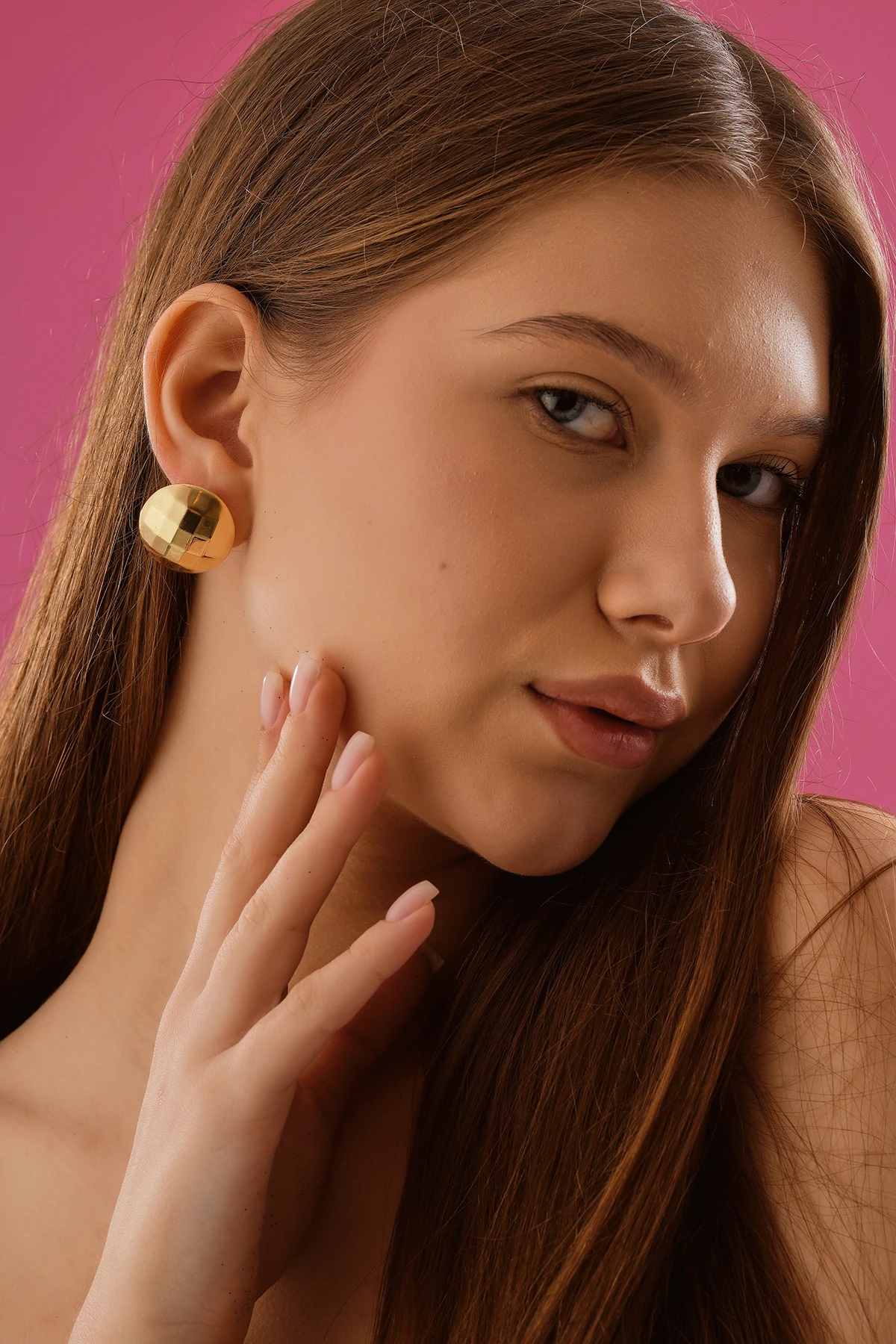 Kadın Çelik Küpe Gold Renk Küçük Bombe Model Detaylı