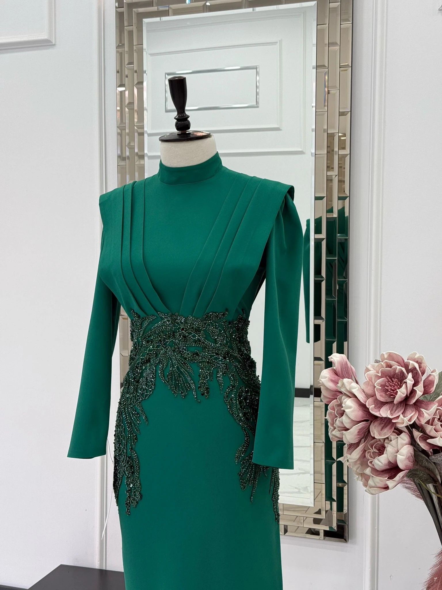 MK305 - emerald green