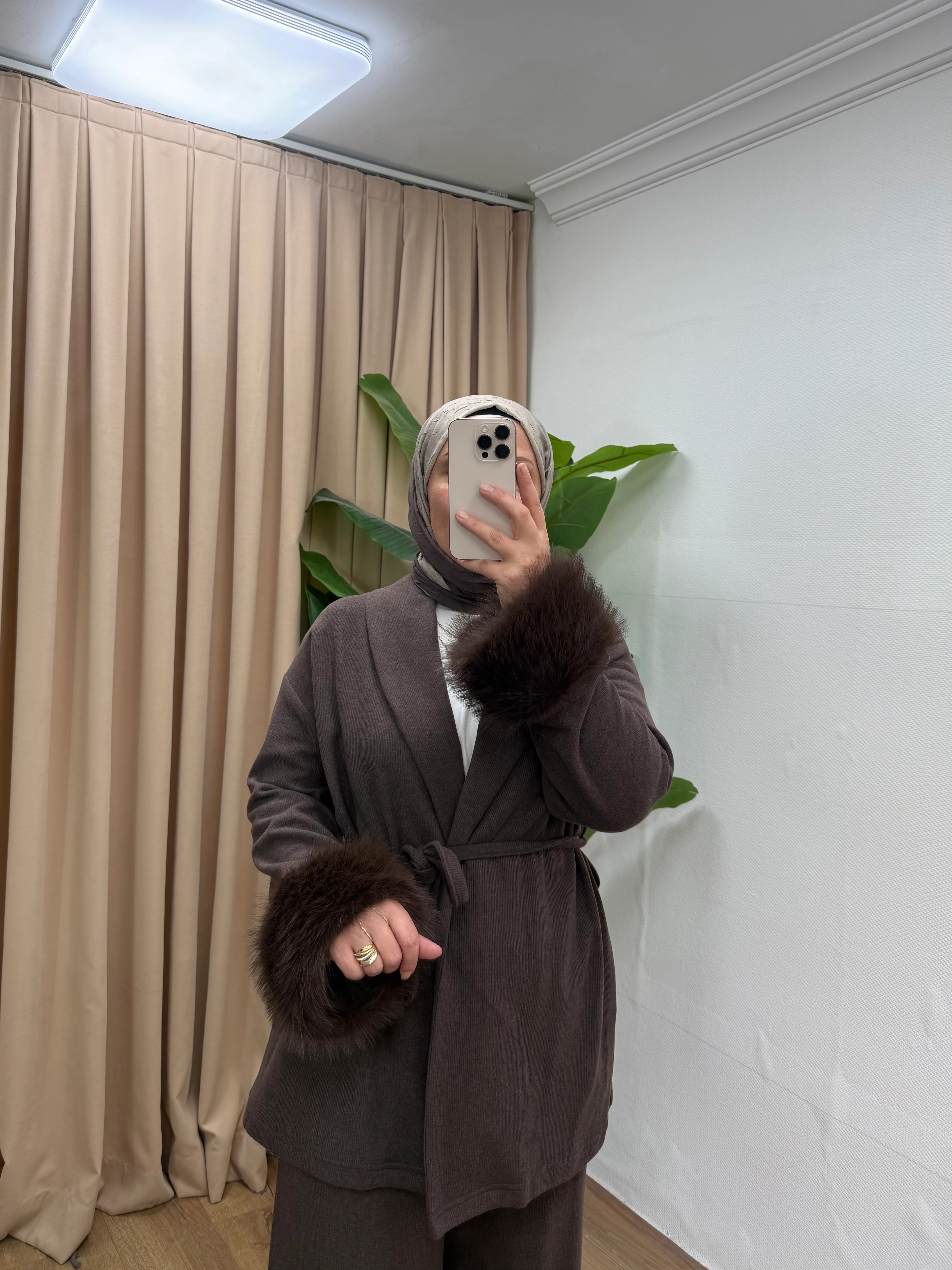 KOLU KÜRK DETAY TAKIM / KAHVE 