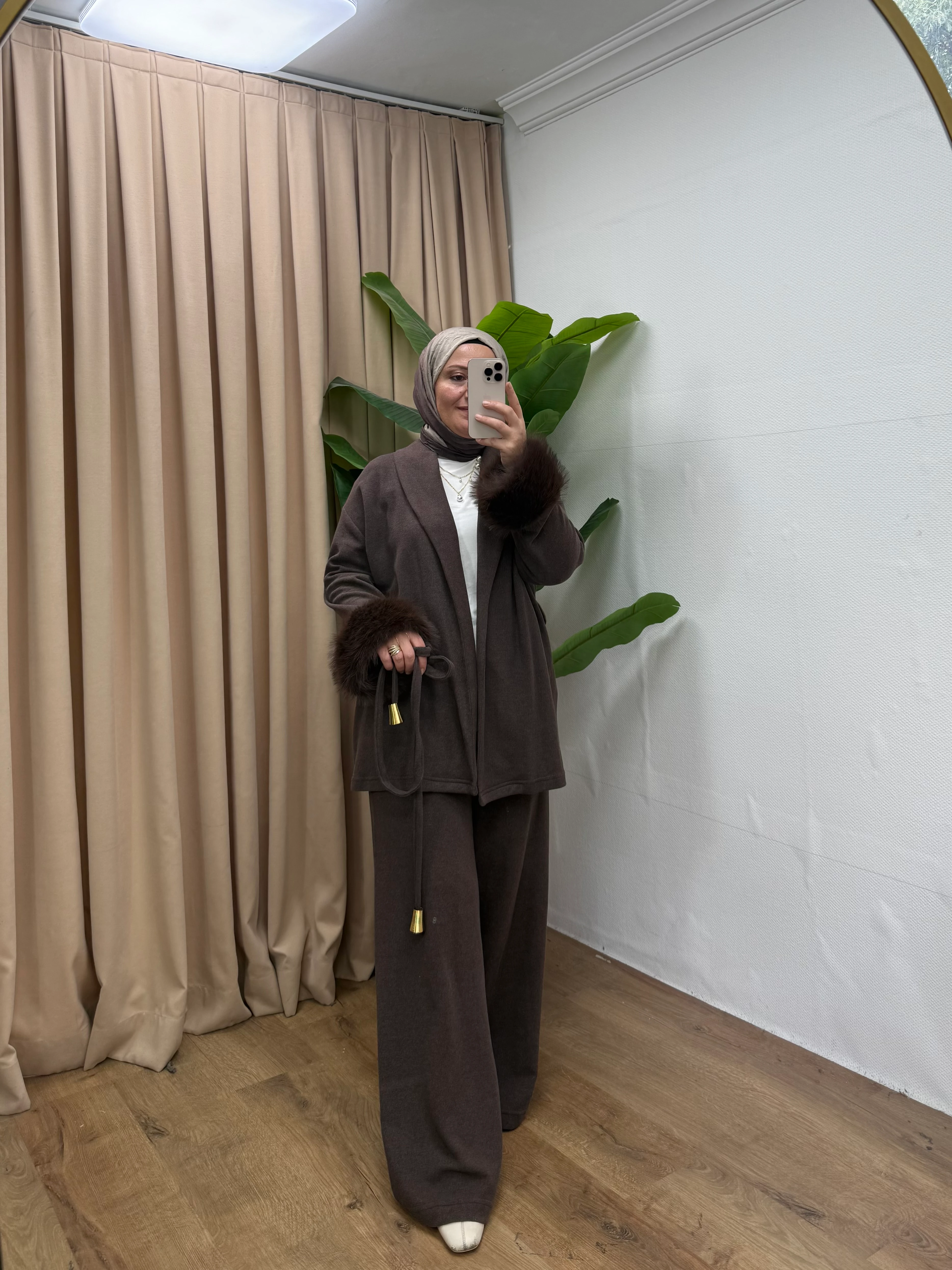 KOLU KÜRK DETAY TAKIM / KAHVE 