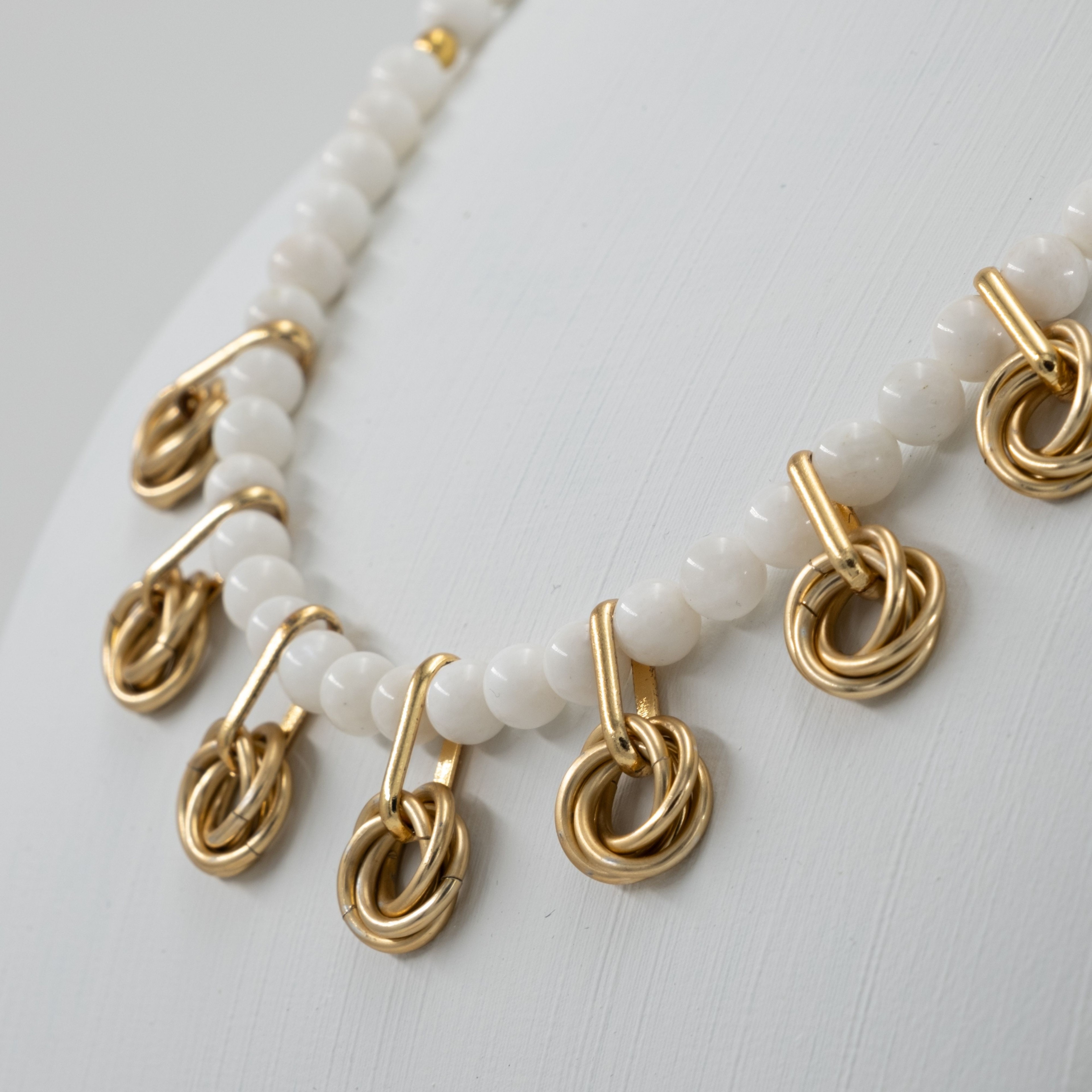 Gold Chainmail and White Mother-of-Pearl Elegant Necklace