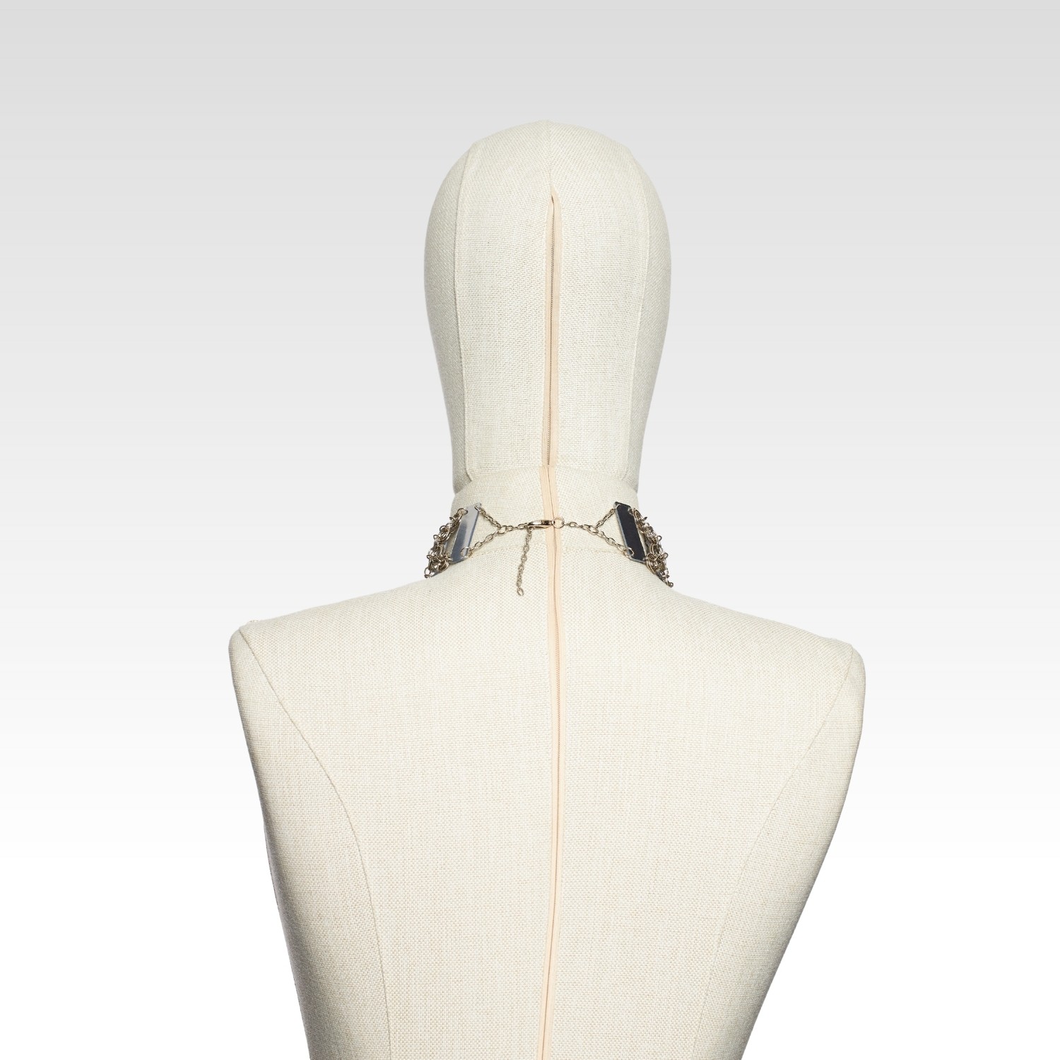 Pleksi ve Zincir Zırh Detaylı Choker Kolye 