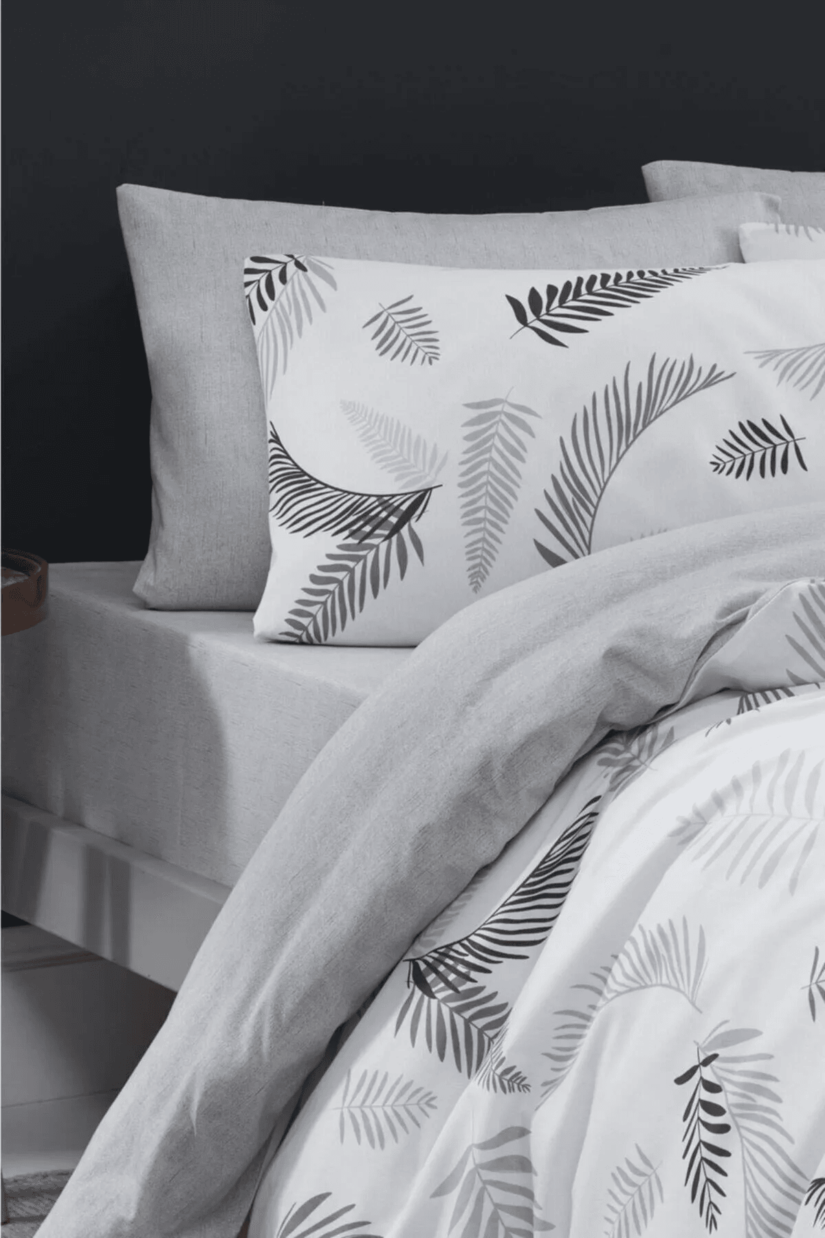 Parure de Lit Double Polycoton SERENITE GRISE   Housse - Drap - 4 Taies d'oreiller