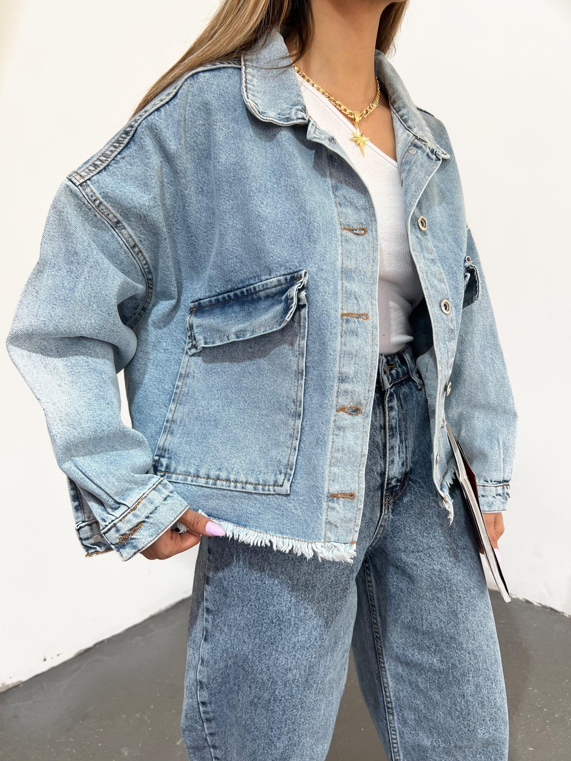 Geniş Cepli Oversize Püsküllü Denim Ceket