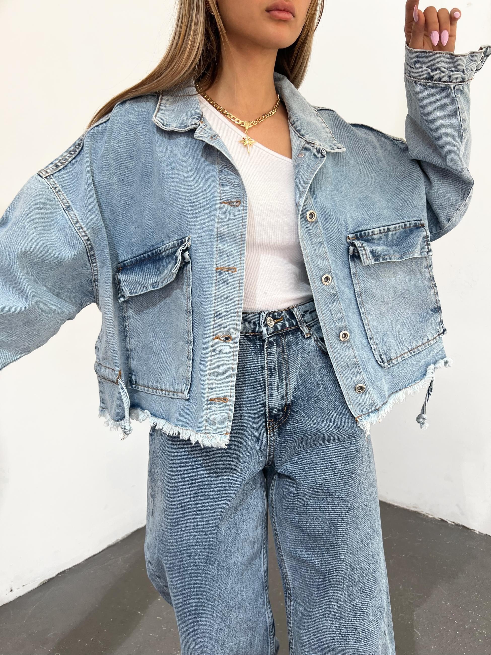 Geniş Cepli Oversize Püsküllü Denim Ceket