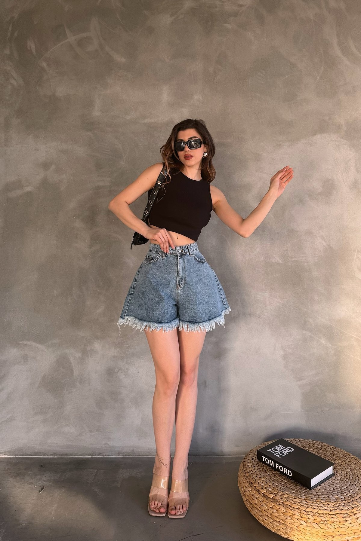 Geniş Paça Püsküllü Denim Şort
