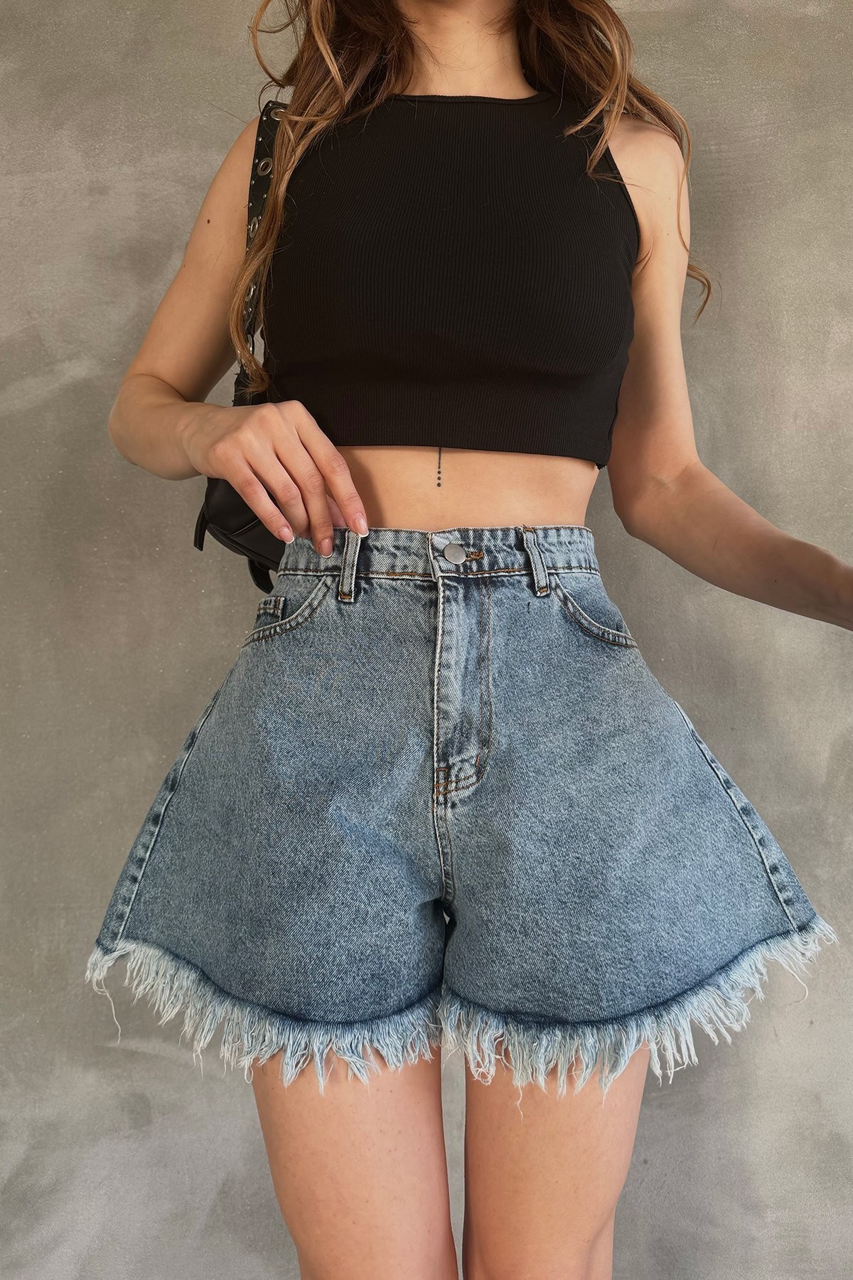 Geniş Paça Püsküllü Denim Şort
