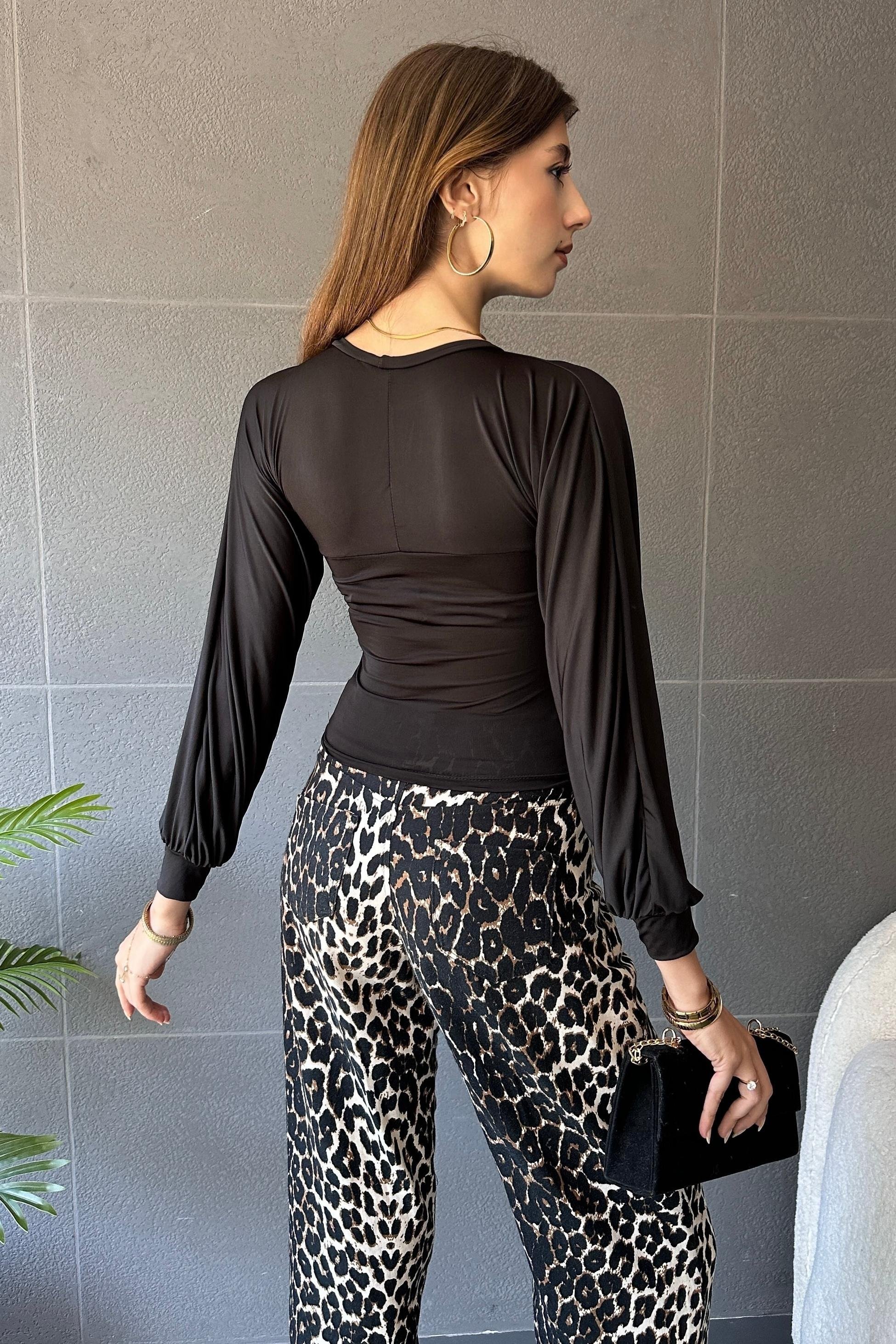 Bisiklet Yaka Drape Detaylı Bluz