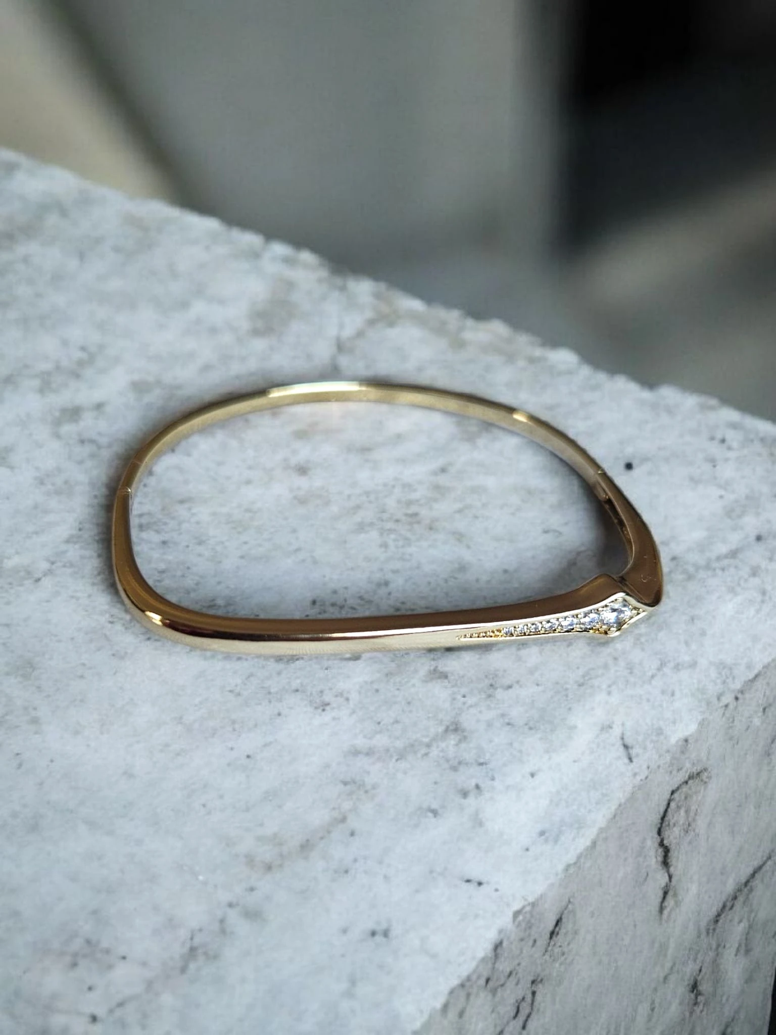 14K GOLD KAPLAMA ZİRKON TAŞLI KELEPÇE