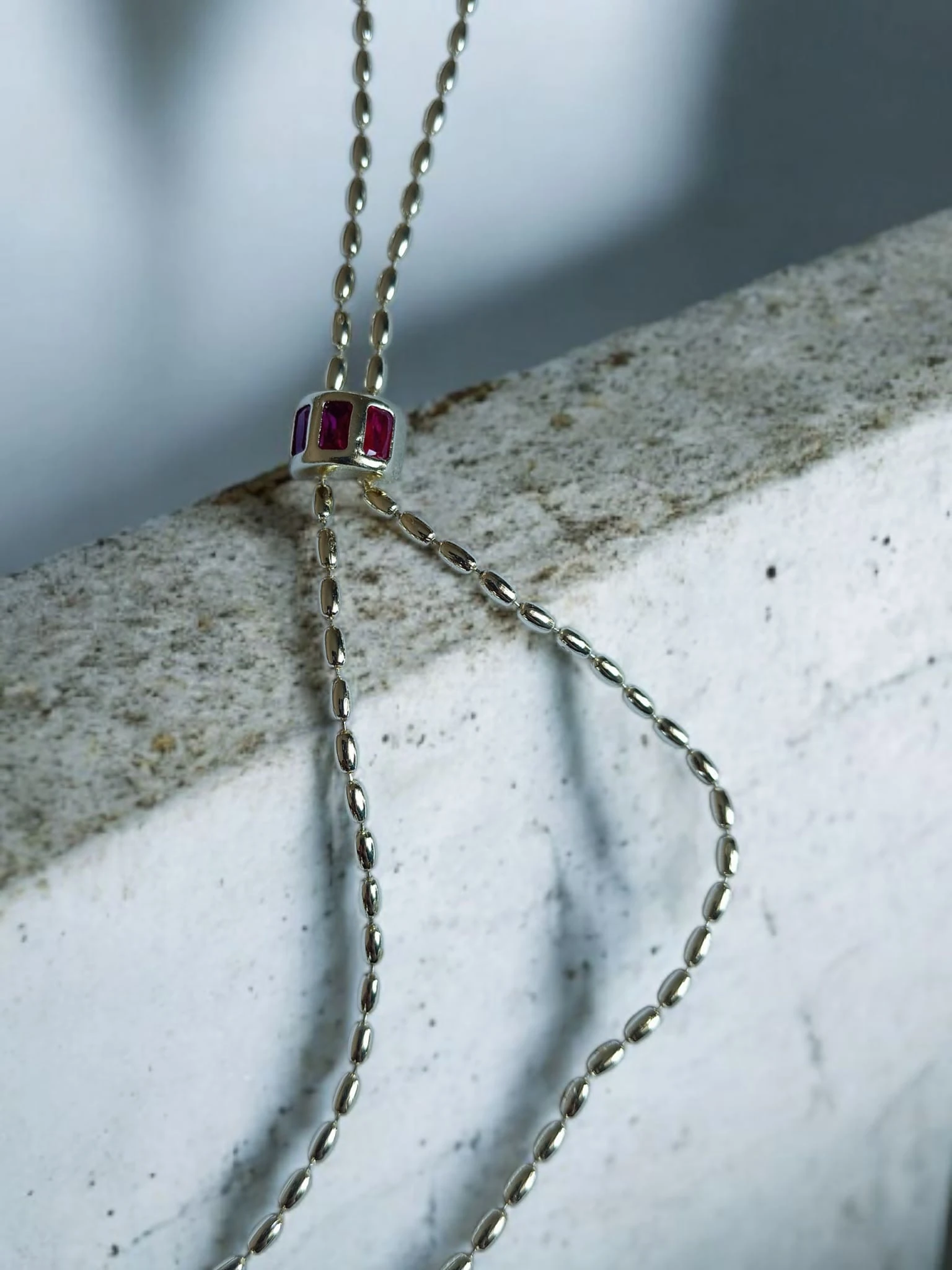 SLOWSHE – 14 K GOLD KAPLAMA YAKUT UÇLU KOLYE (Zincir Uzunluğu: 45 cm)