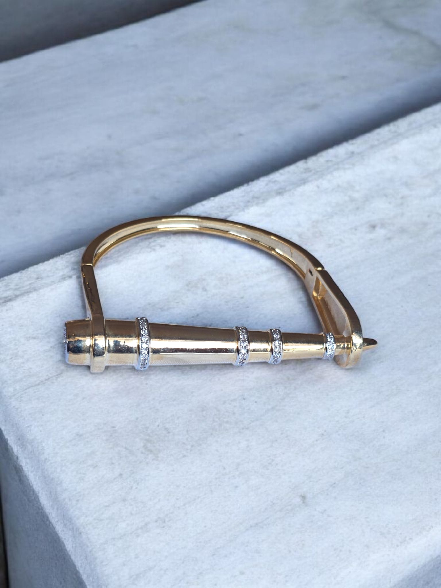 14K GOLD KAPLAMA ÇİVİLİ KELEPÇE