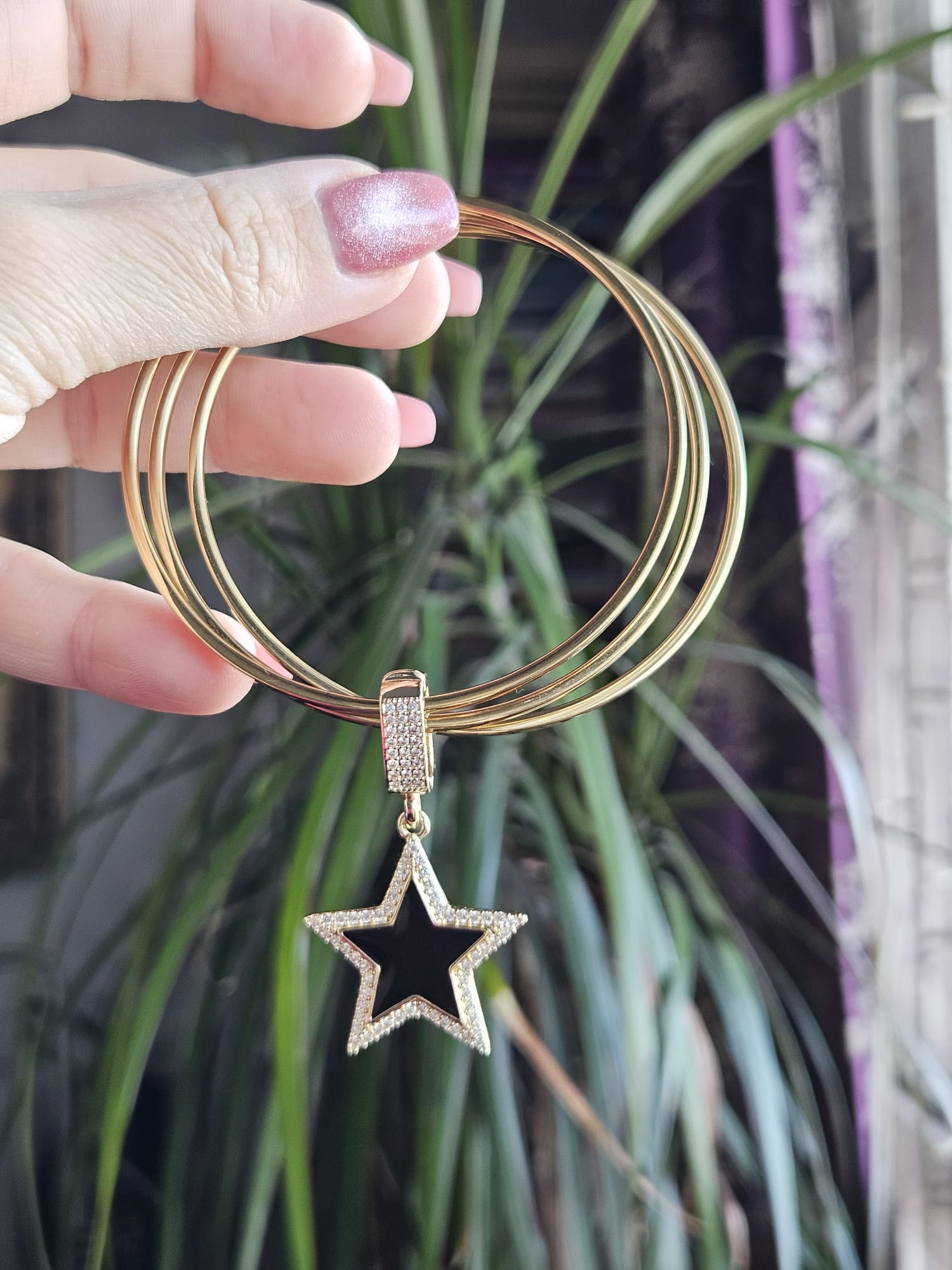 SİYAH YILDIZ CHARMLI 3LÜ AJDA BİLEZİK