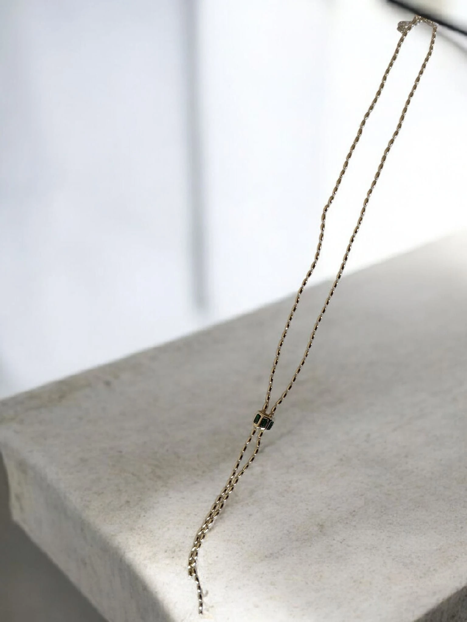 SLOWSHE – 14 K GOLD KAPLAMA ZÜMRÜT UÇLU (Zincir Uzunluğu: 45 cm)