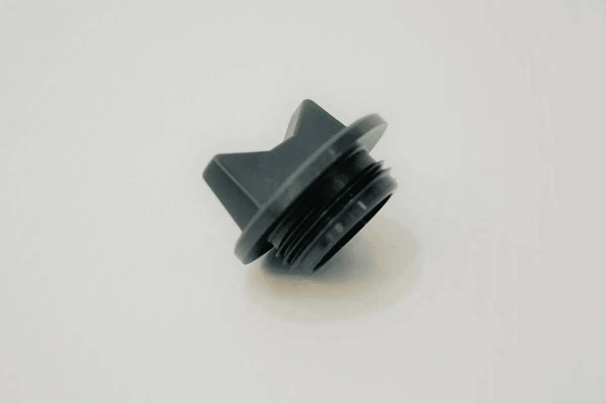 Kubota E9151-33140 Plug Oil Filler 