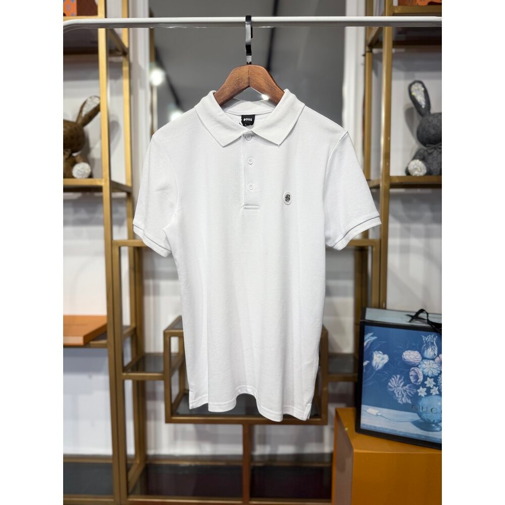 BOSS POLO YAKA MİNİMAL ARMA DETAYLI ( BEYAZ RENK )
