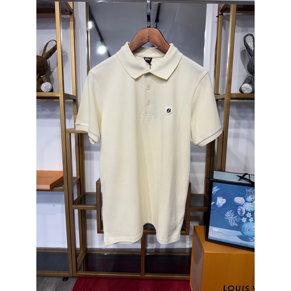 BOSS POLO YAKA MİNİMAL ARMA DETAYLI ( KREM RENK )