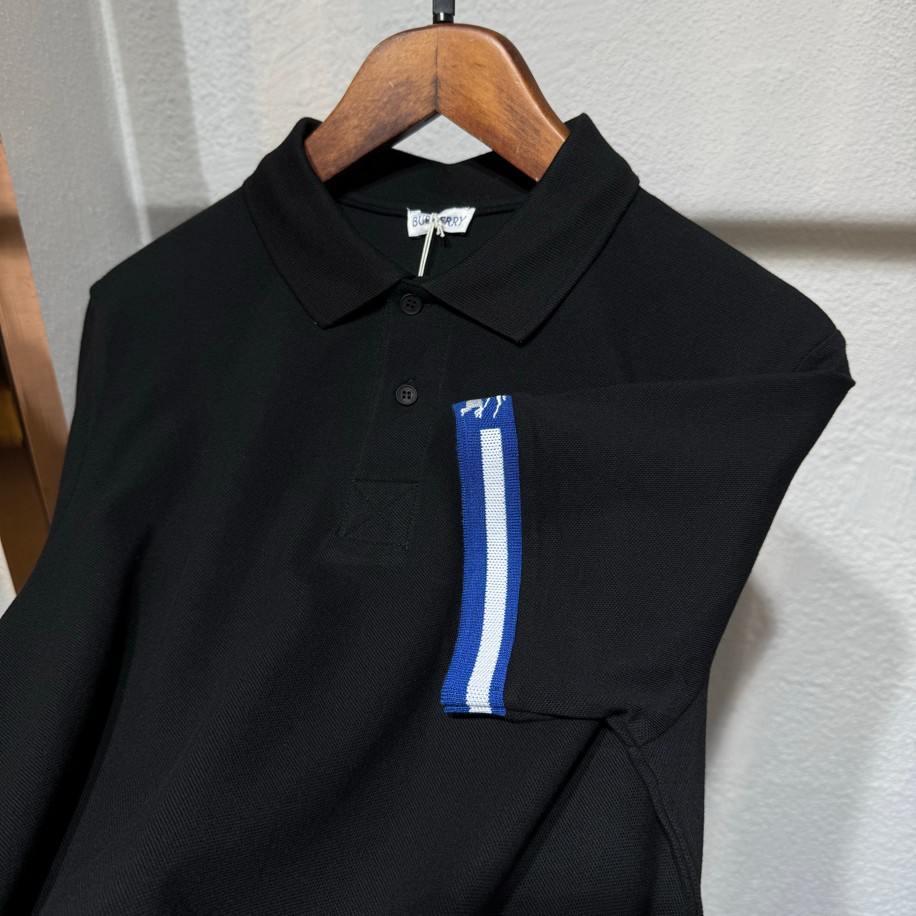 BURBERRY POLO YAKA ÇİZGİ DETAYLI SİYAH RENK