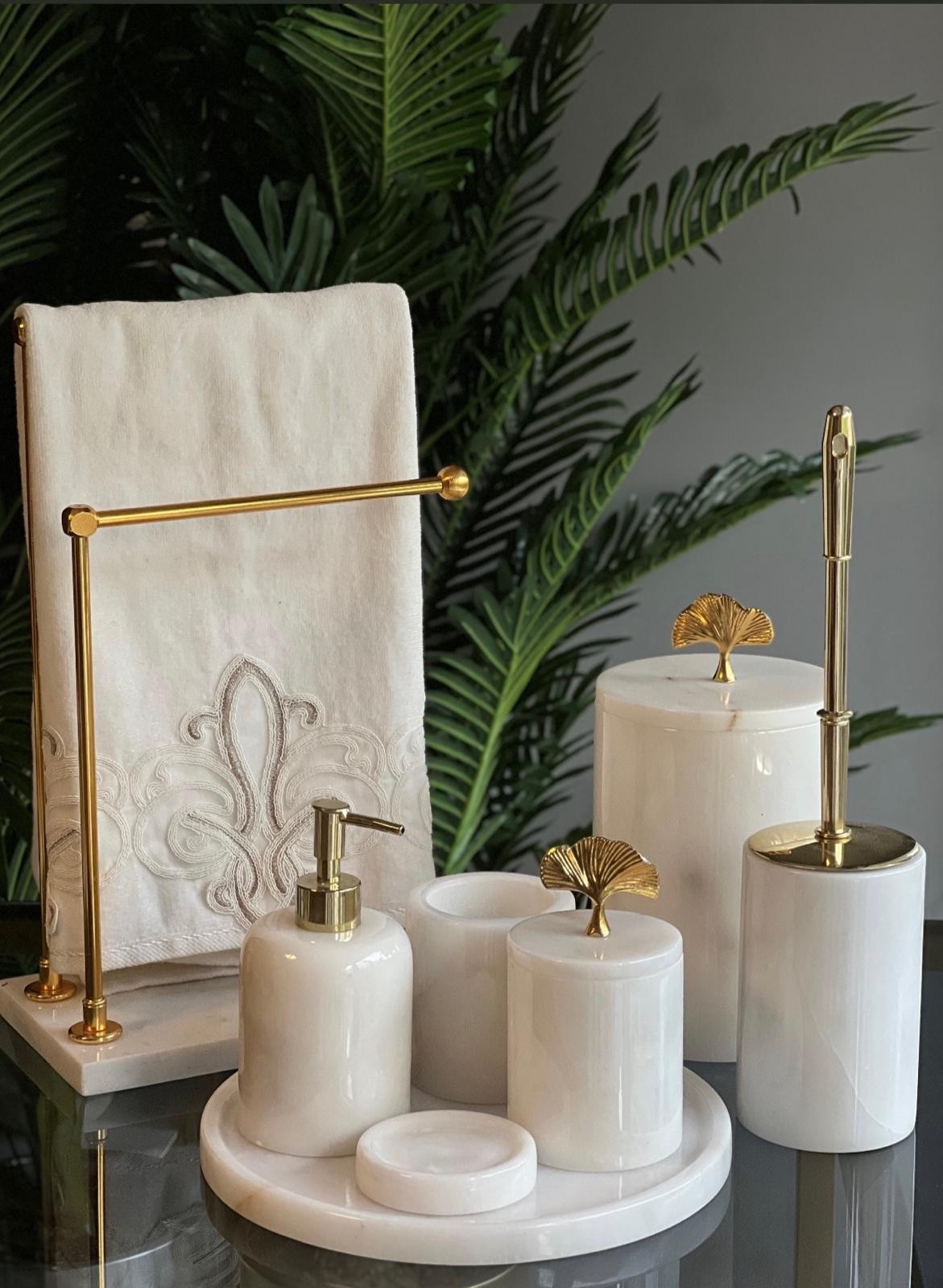 7li Banyo Set + 2li Havluluk