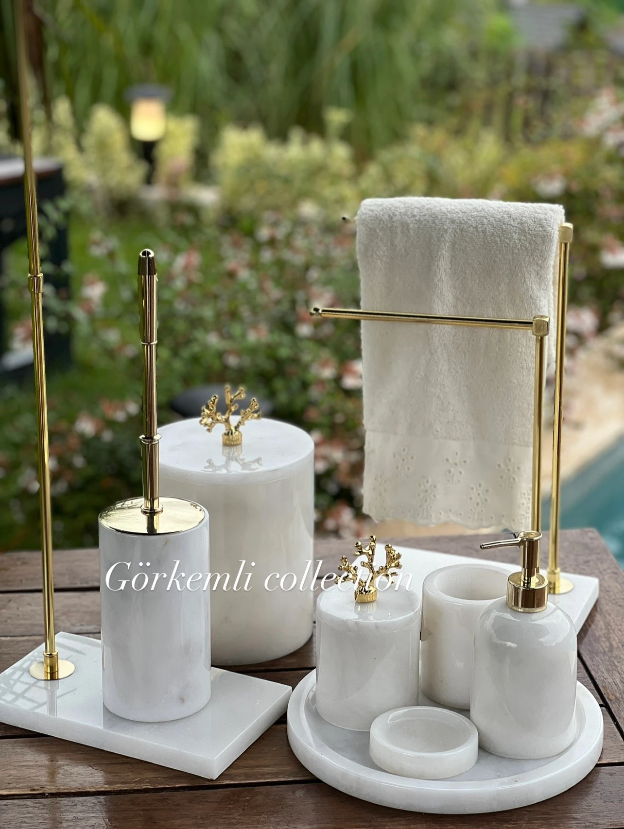 7li Banyo Seti + 2li Havluluk + Tuvalet Kağıtlığı