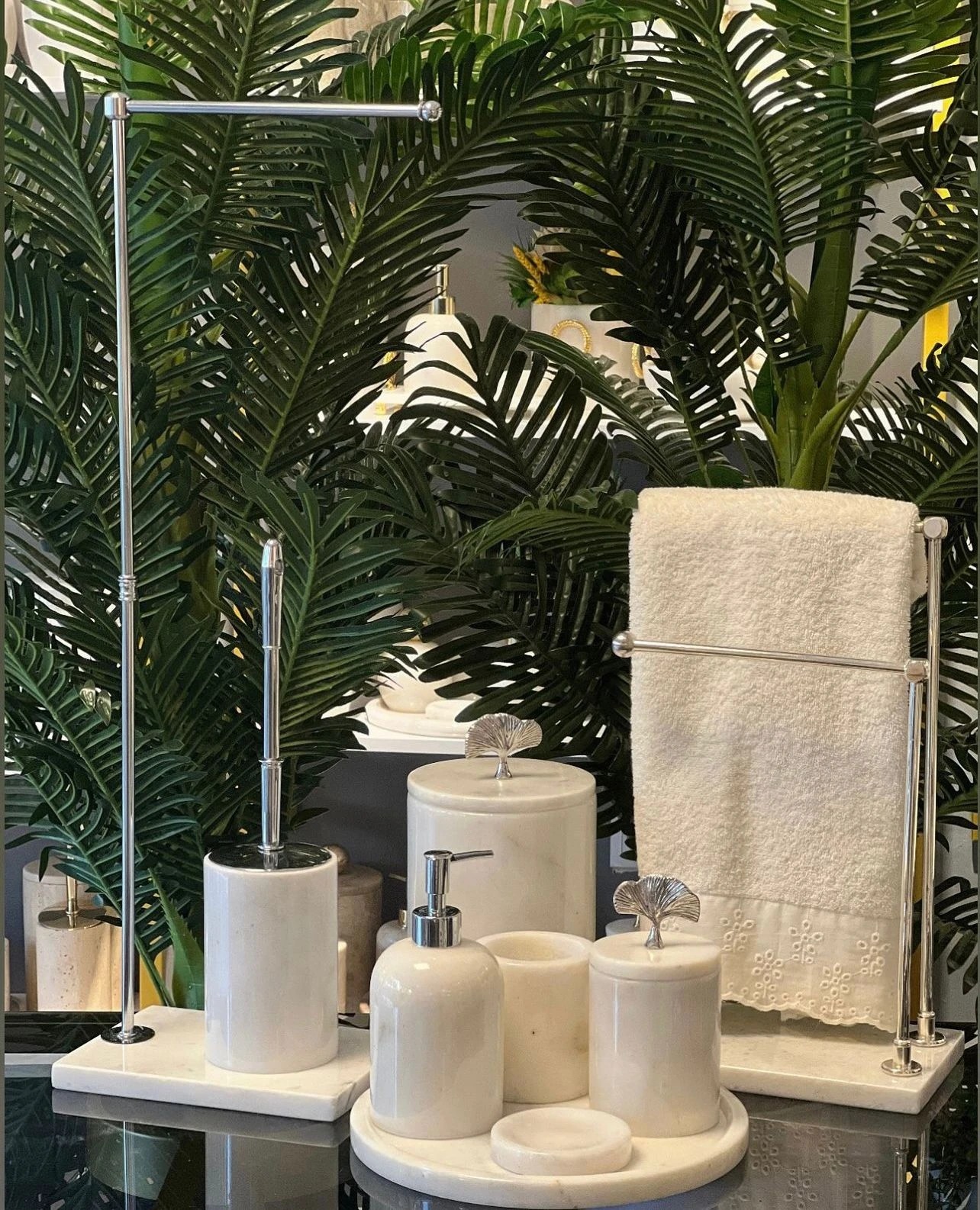 7li Banyo Seti + 2li Havluluk + Tuvalet Kağıtlığı