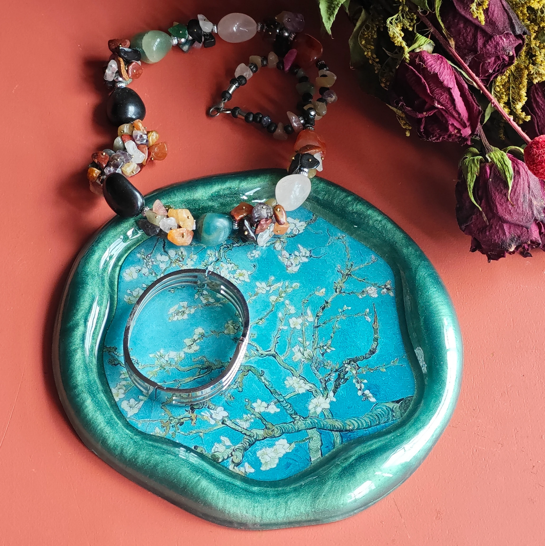 Almond Blossom Taki Tabagi