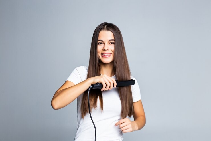 Saç Düzleştiricisi Saçlara Nasıl Zarar Verir?