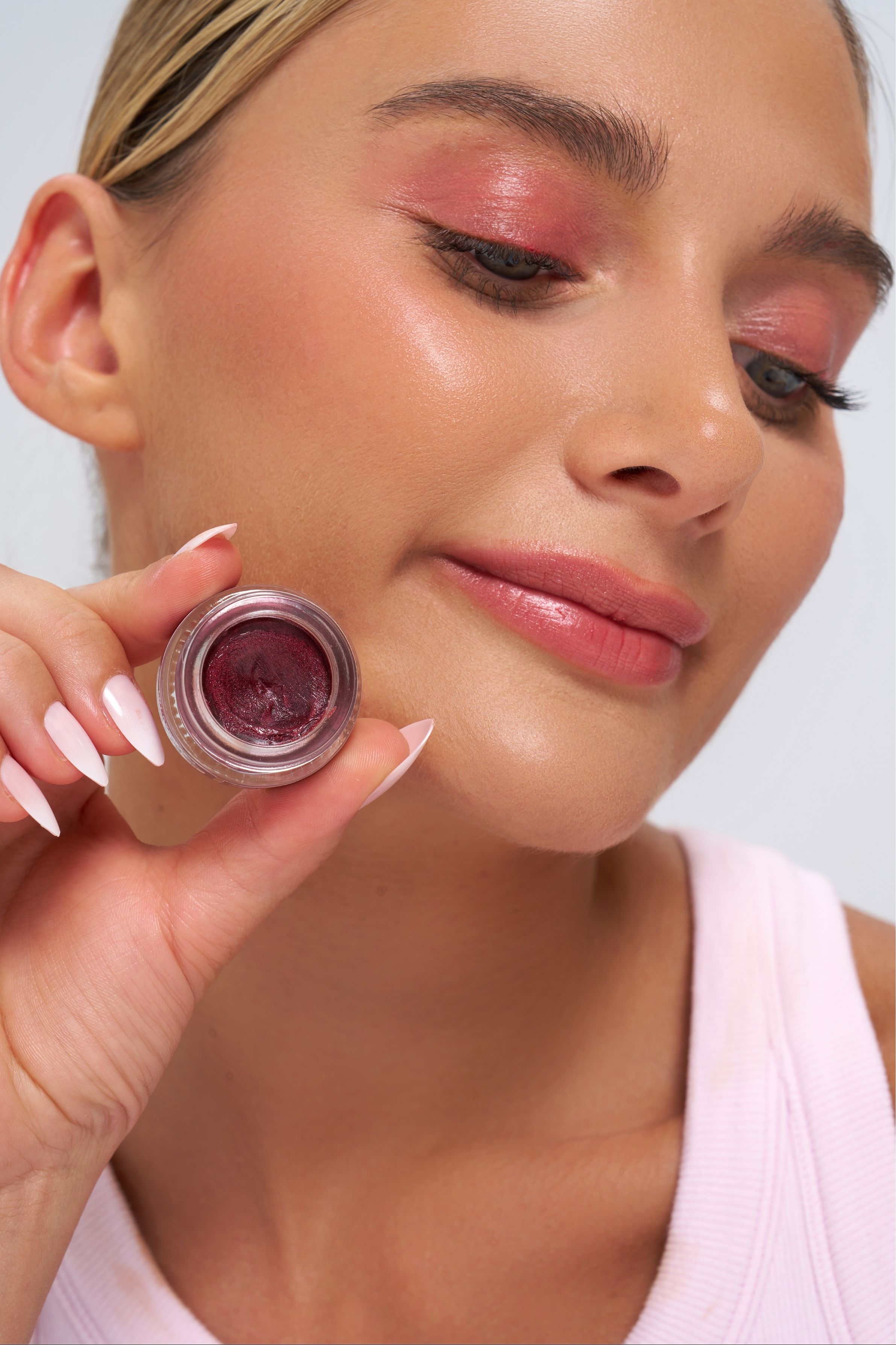 Kuatra Red Marigold Doğal İçerikli Nemlendirici - Antioksidan Işıltı Veren Balm (Ruj - Allık - Göz Farı) 7ml