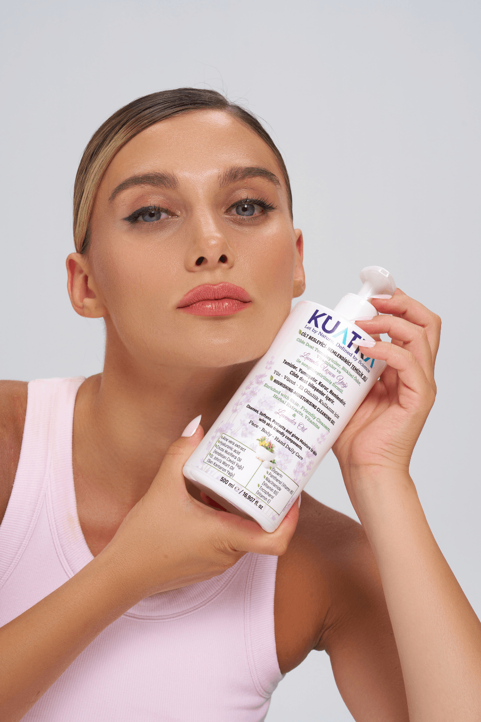 Kuatra Moisturizing Nourishing Cleansing Gel (containing Medicinal Lavender (Lavandula Angustifolia) essential oil) 500ml