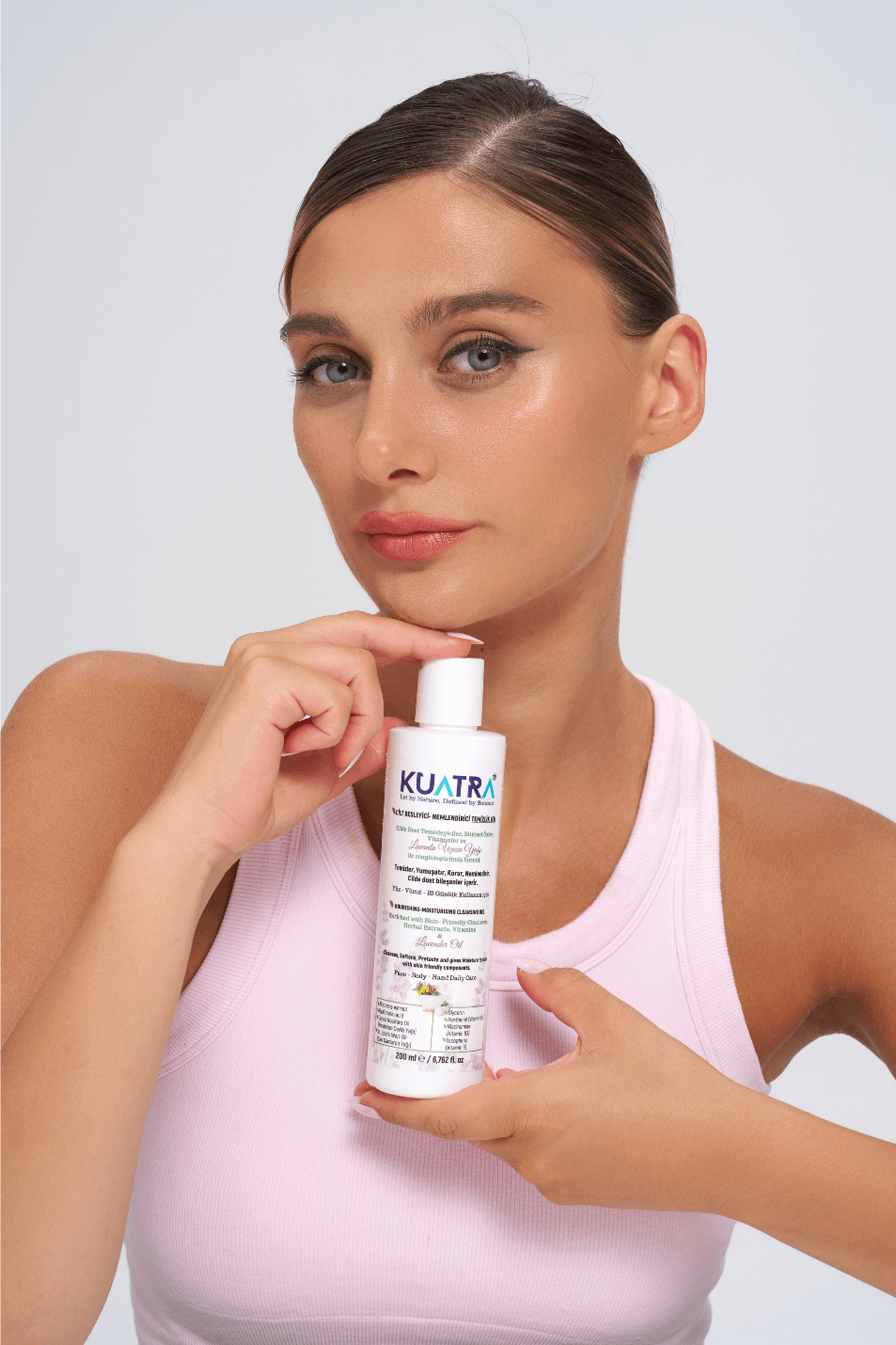 Kuatra Moisturizing Nourishing Cleansing Gel (containing Medical Lavender (Lavandula Angustifolia) essential oil) 200ml