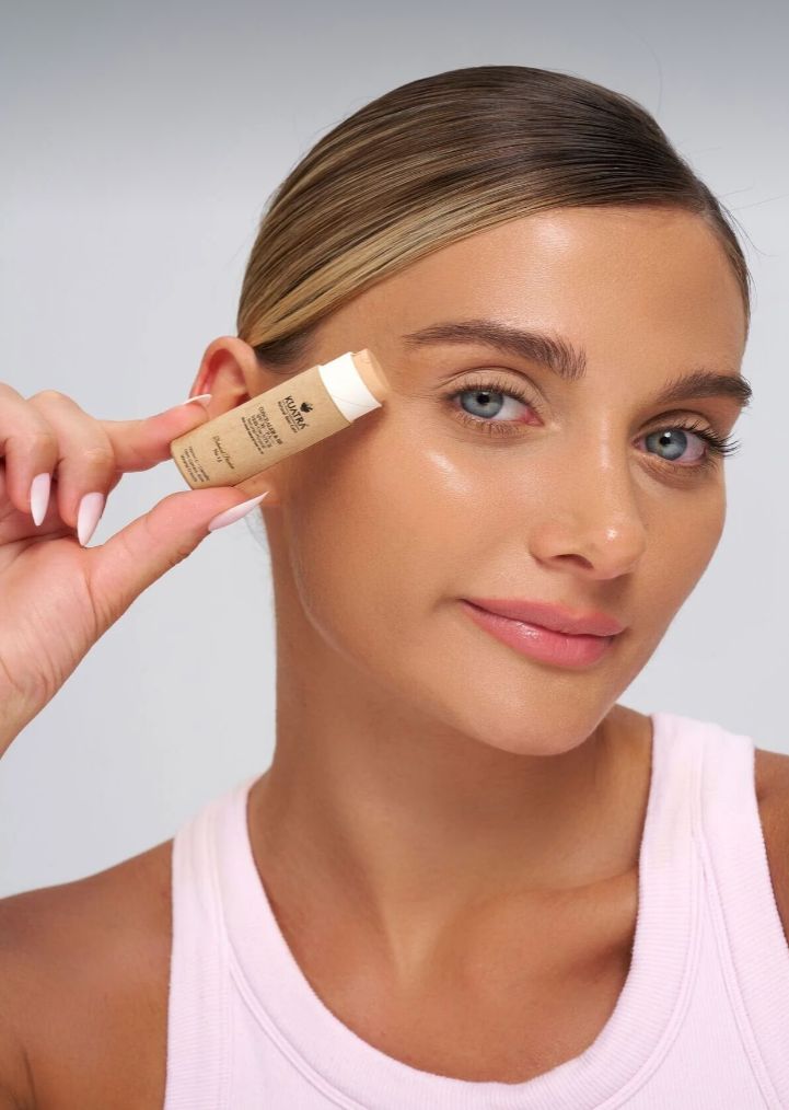 Kuatra Botanical Porcelain Natural-Mineral Stick Concealer & BB | SPF 50+ PA++++ | Çok Amaçlı Nemlendirici, Leke Karşıtı, Vitamin C, Renkli Bakım