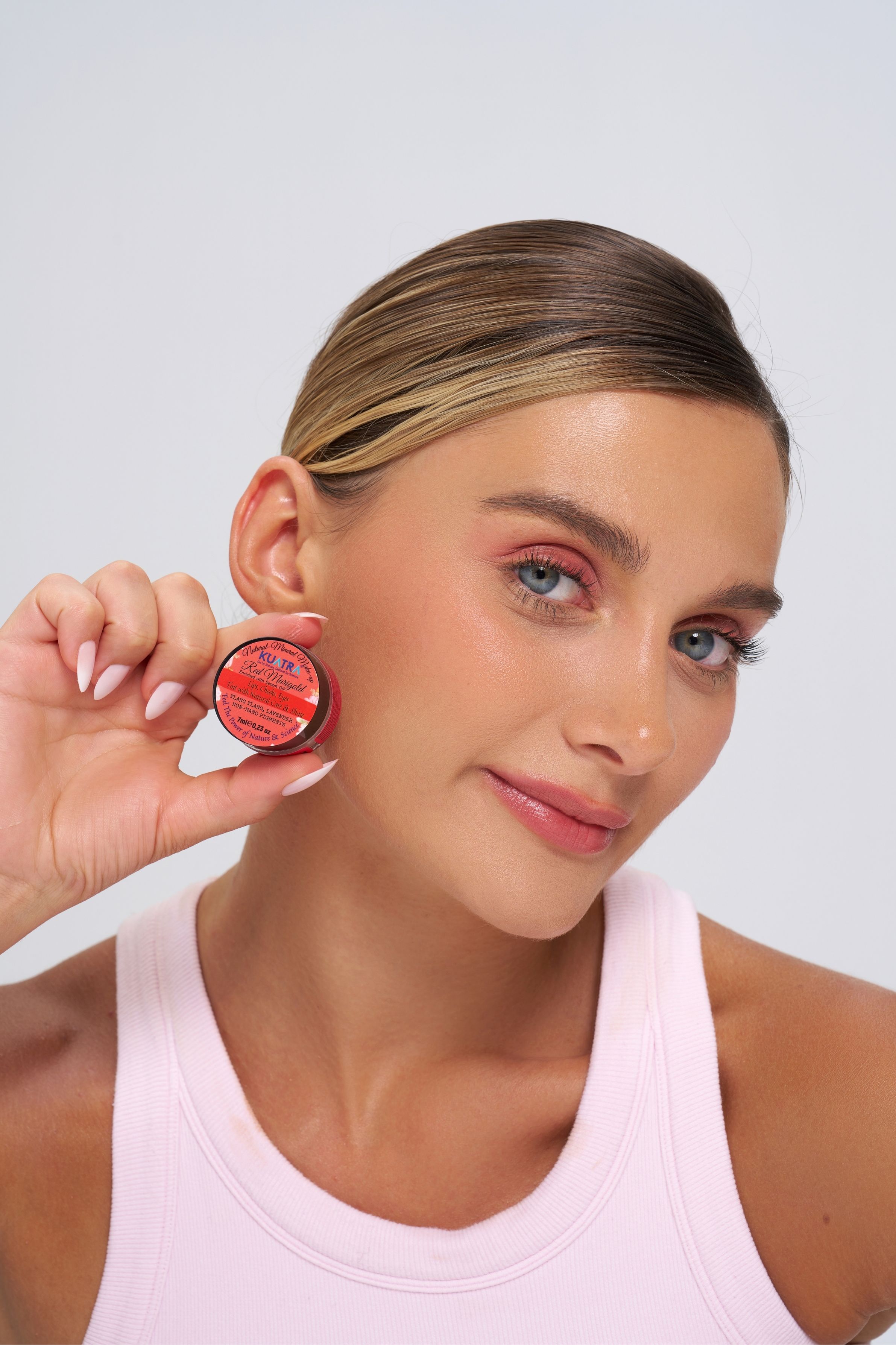 Kuatra Red Marigold Doğal İçerikli Nemlendirici - Antioksidan Işıltı Veren Balm (Ruj - Allık - Göz Farı) 7ml