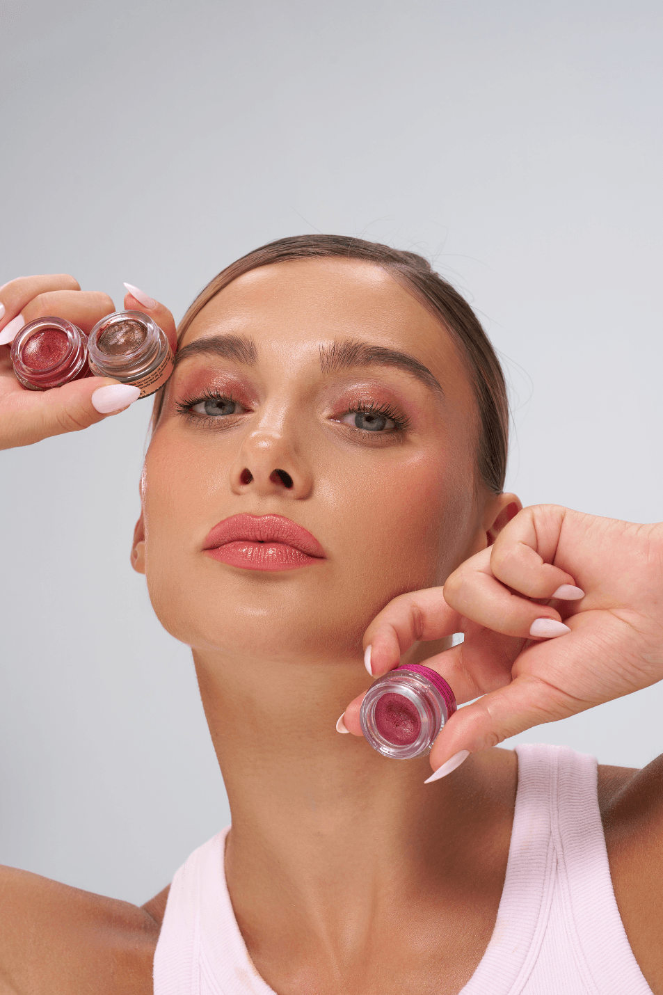 Kuatra Pink Begonia Doğal İçerikli Nemlendirici - Antioksidan Işıltı Veren Balm (Ruj - Allık - Göz Farı) 7ml