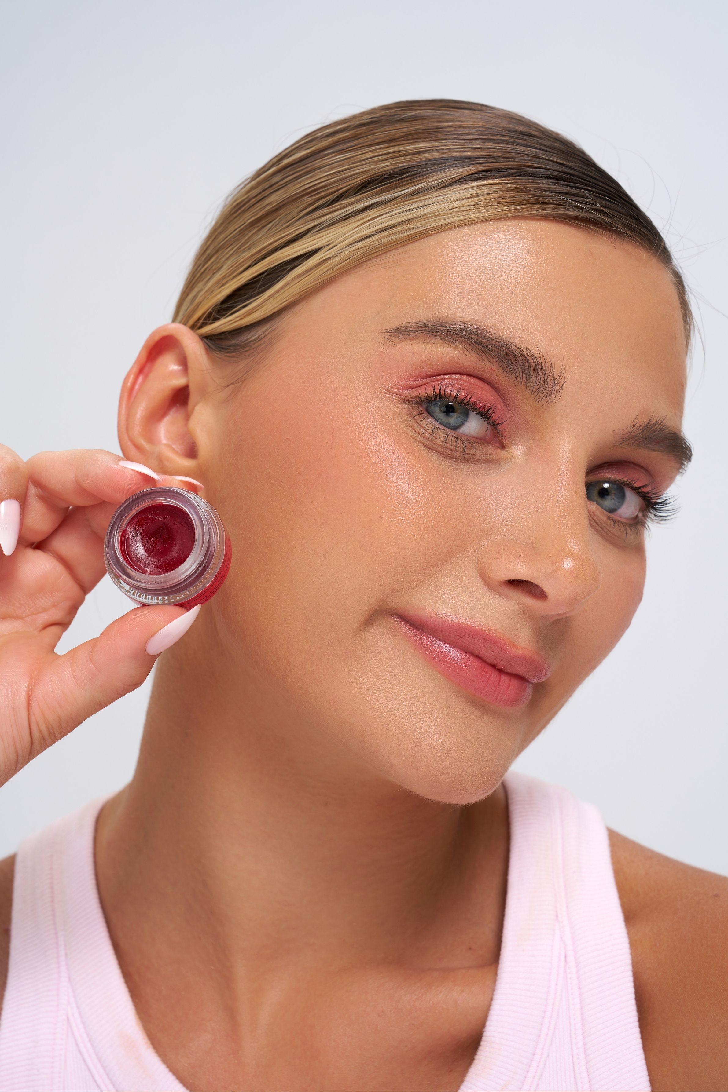 Kuatra Red Marigold Doğal İçerikli Nemlendirici - Antioksidan Işıltı Veren Balm (Ruj - Allık - Göz Farı) 7ml